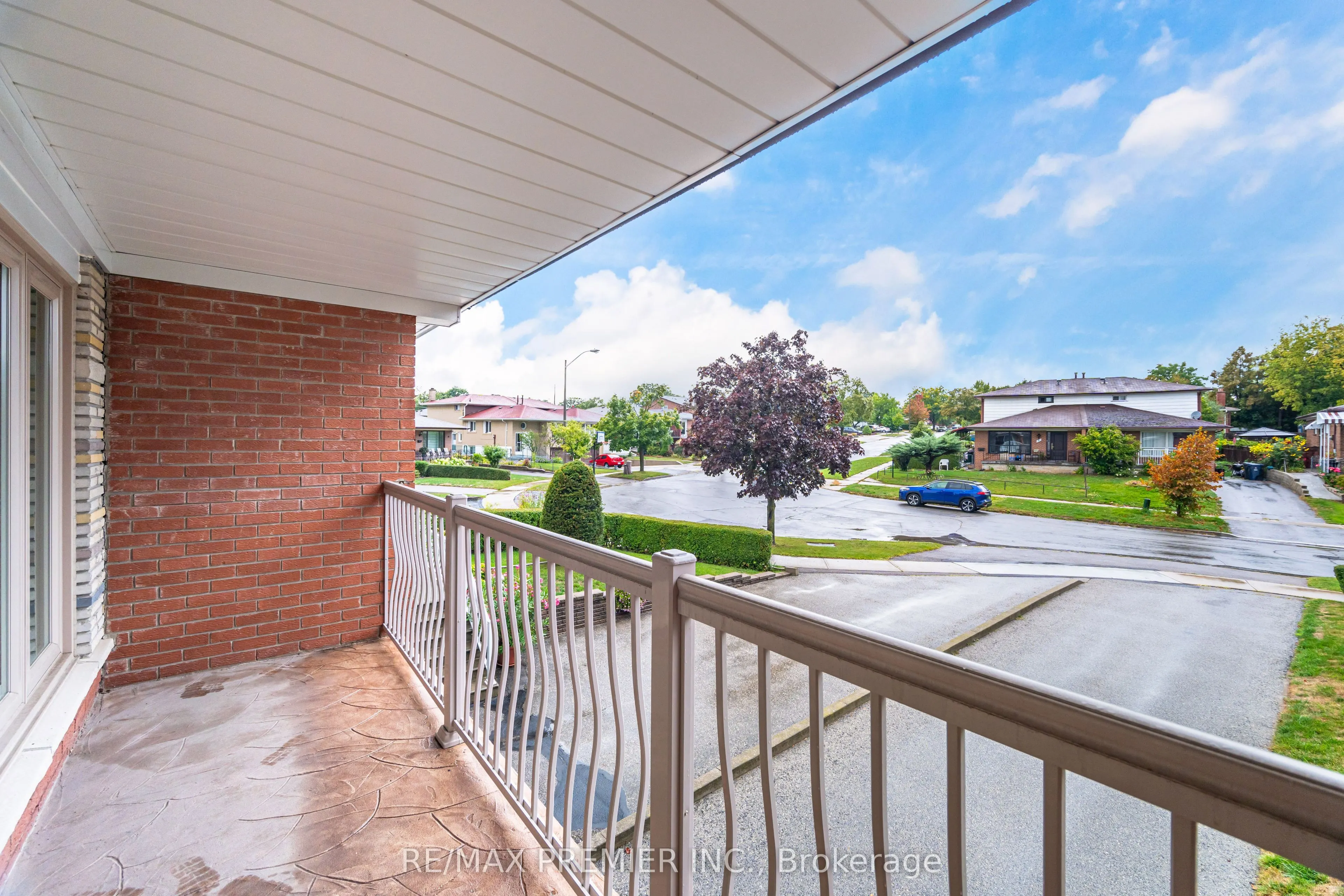 30 Dellbrook Crescent