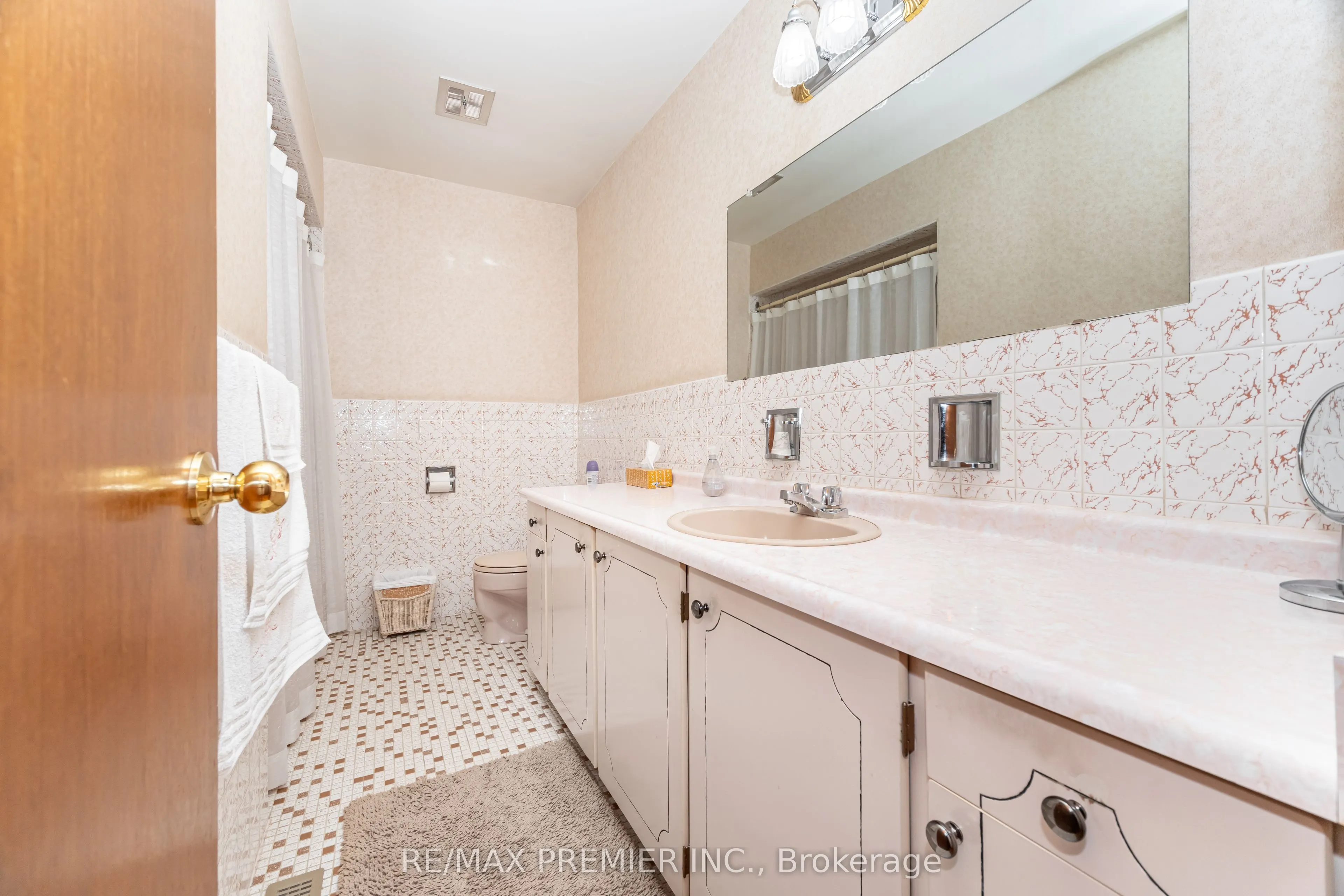 30 Dellbrook Crescent