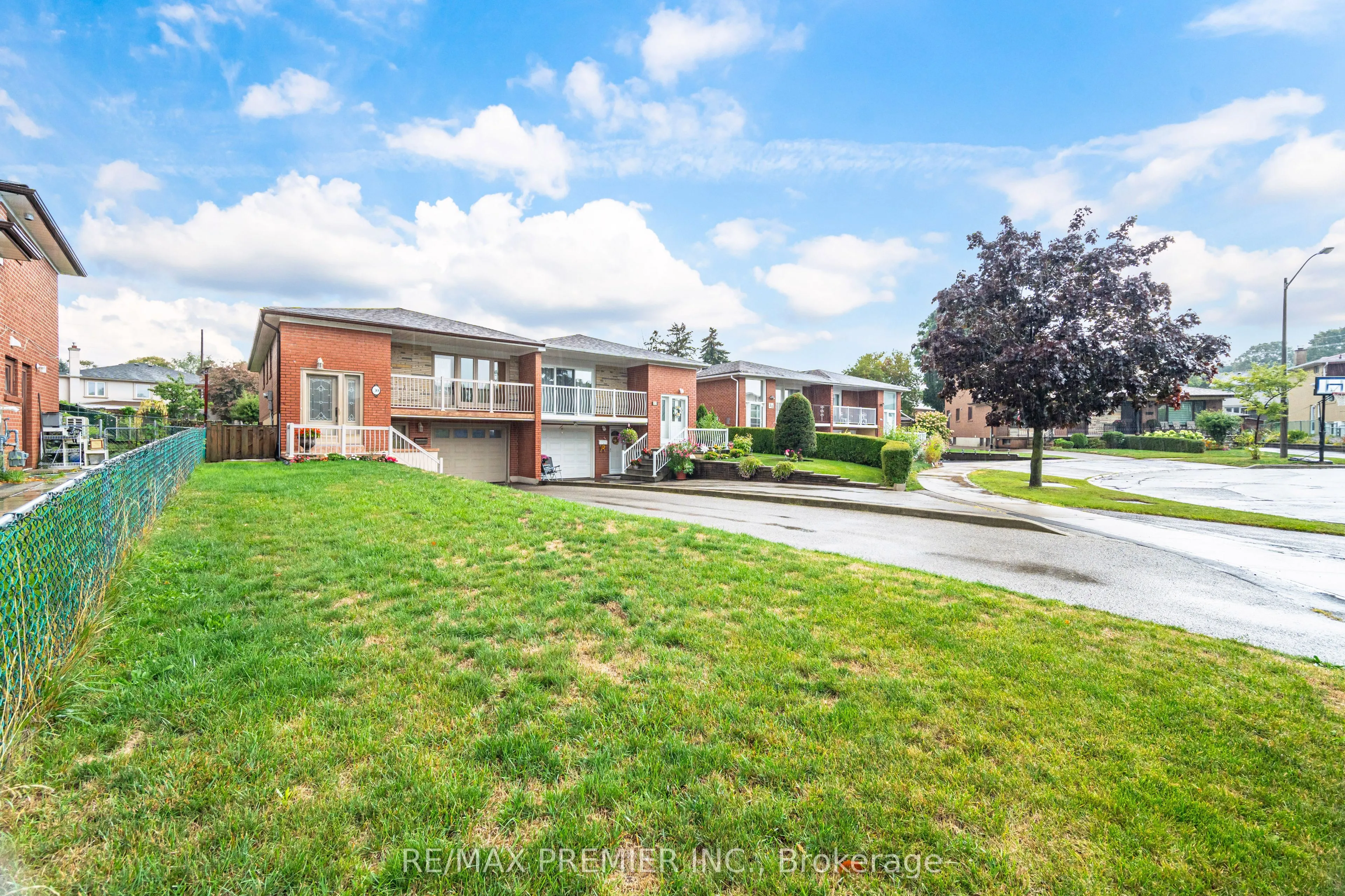 30 Dellbrook Crescent