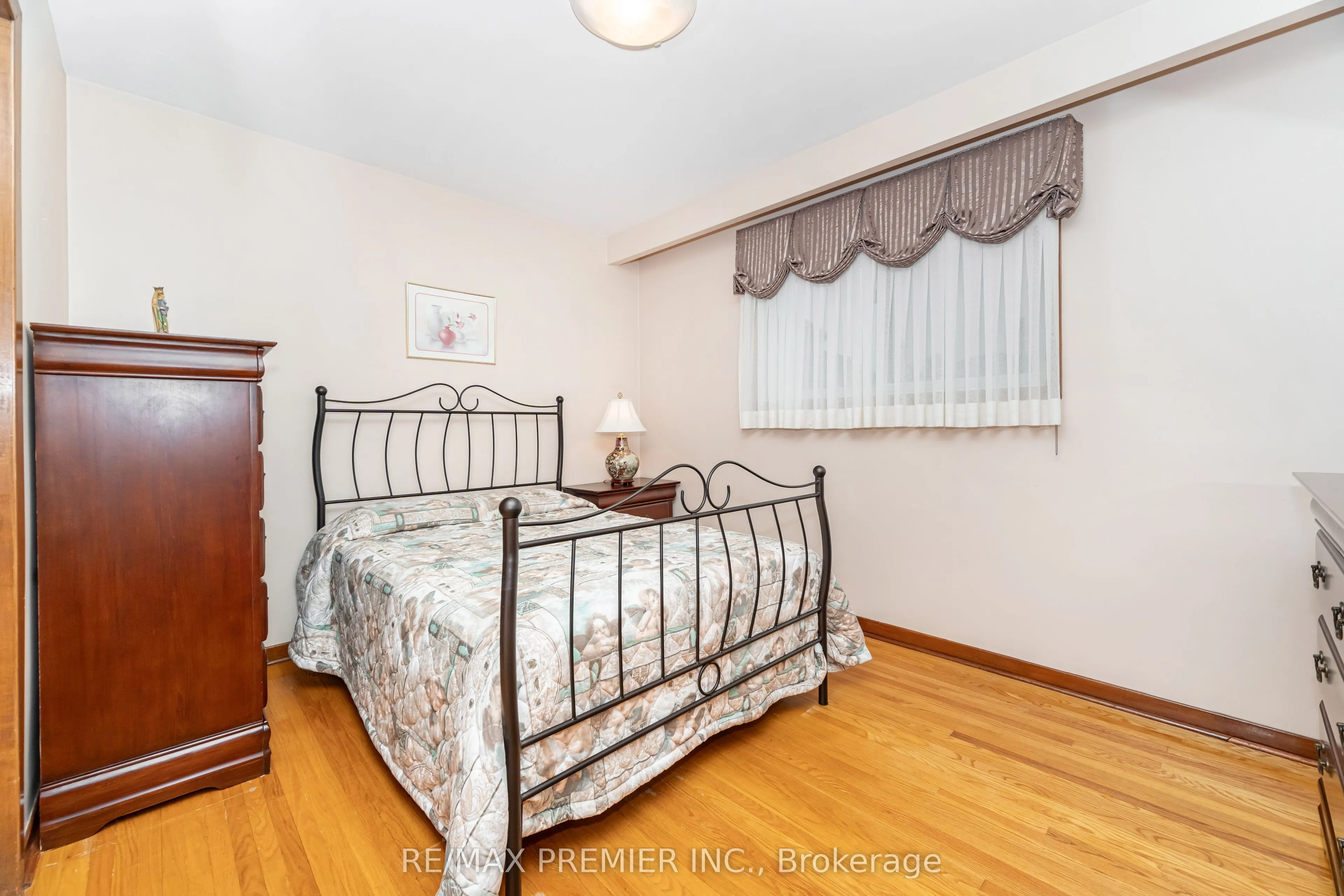 30 Dellbrook Crescent