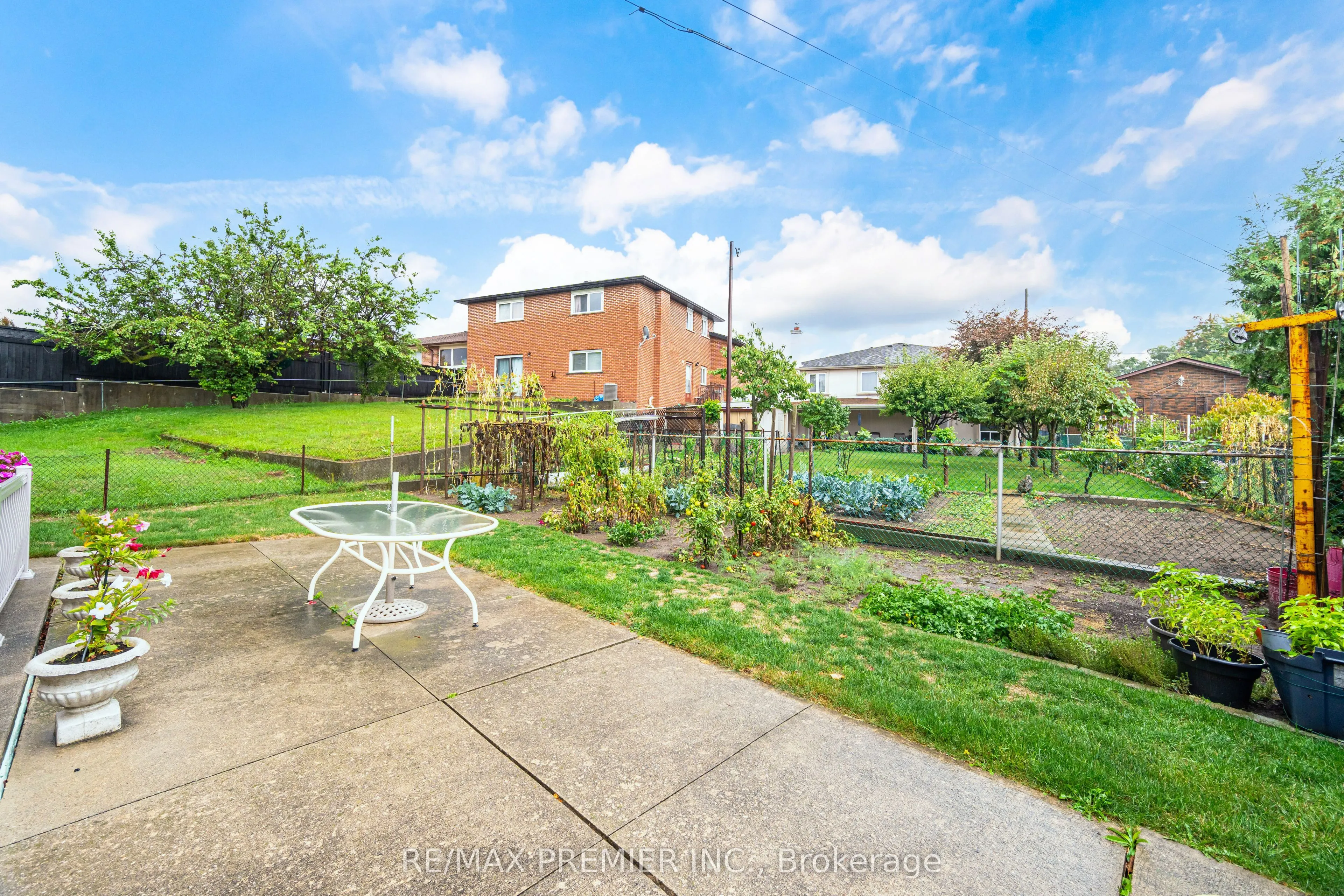 30 Dellbrook Crescent