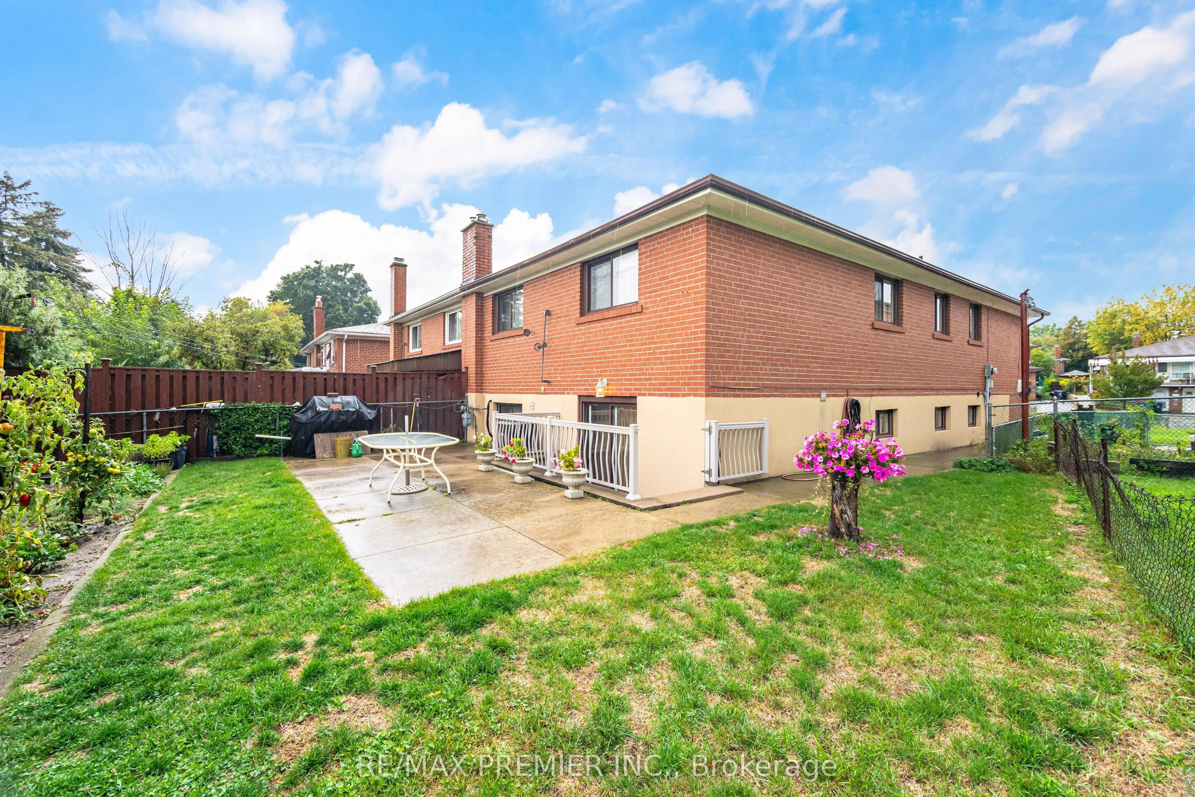 30 Dellbrook Crescent