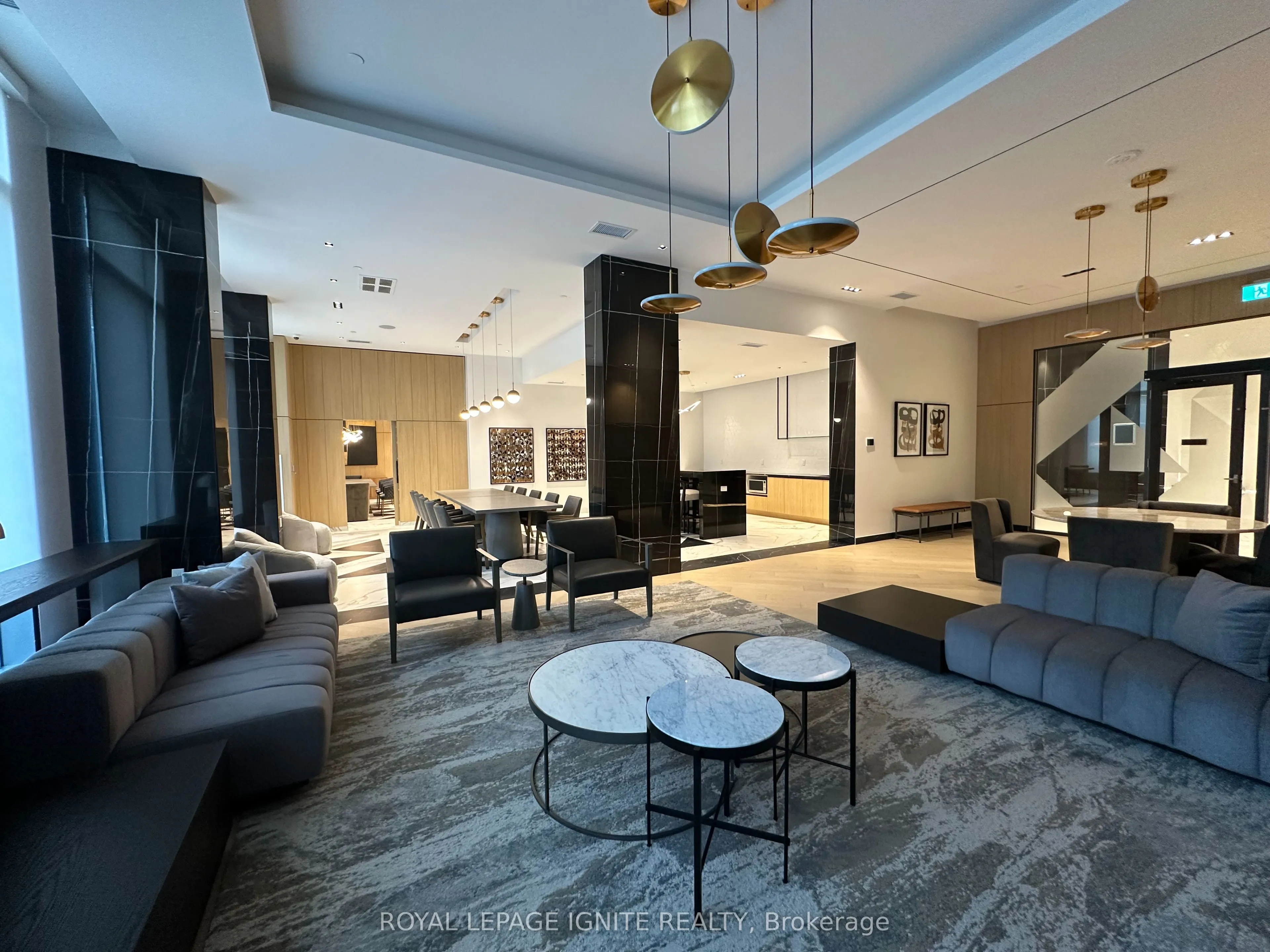 202 Burnhamthorpe Road E, #1903