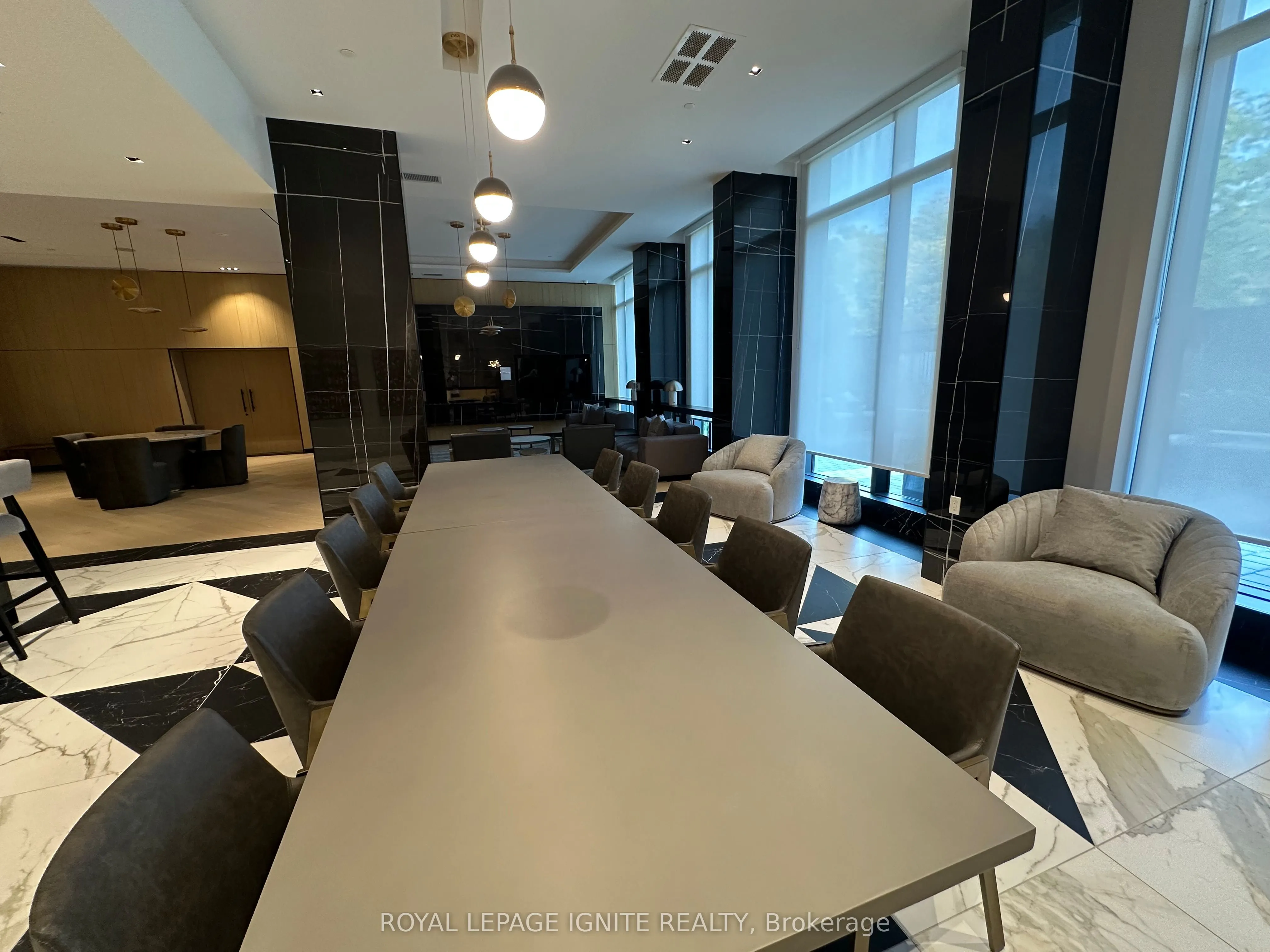 202 Burnhamthorpe Road E, #1903
