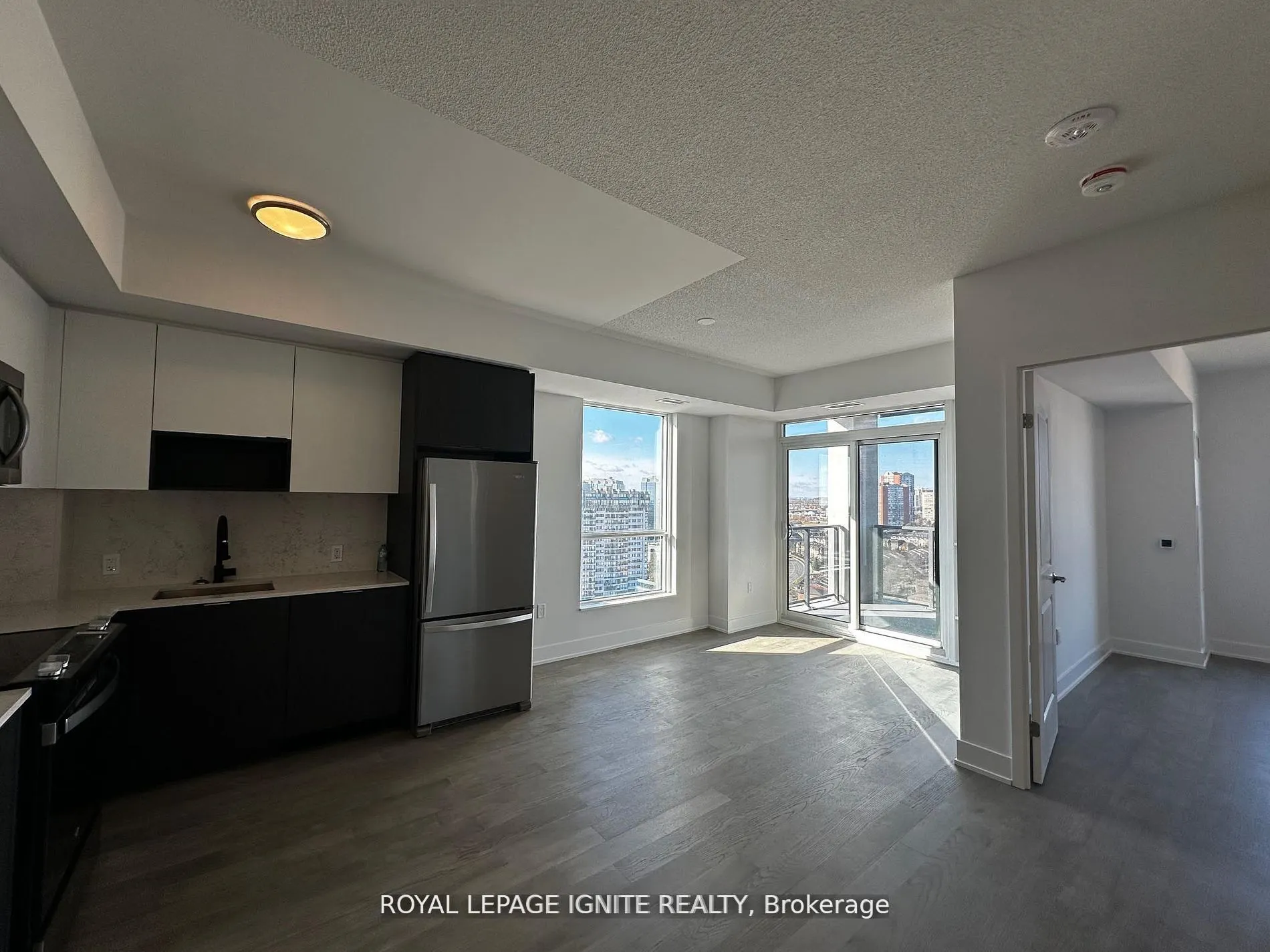 202 Burnhamthorpe Road E, #1903