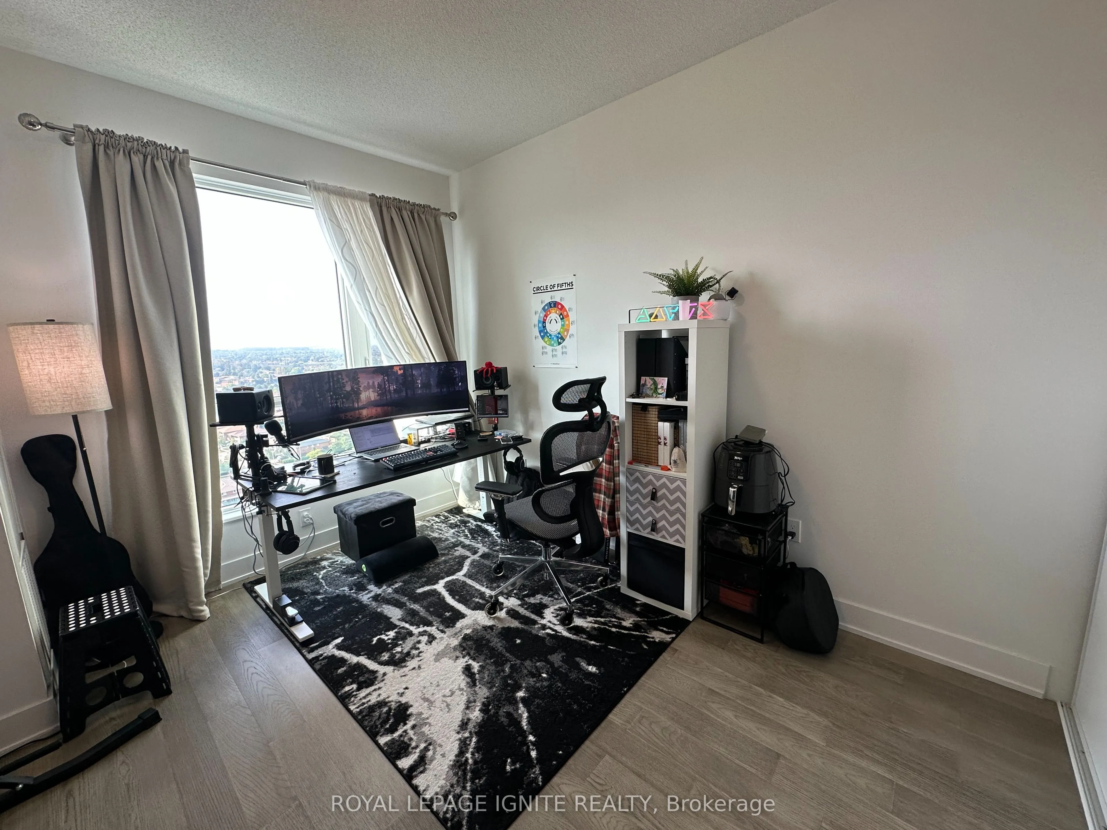 202 Burnhamthorpe Road E, #1903