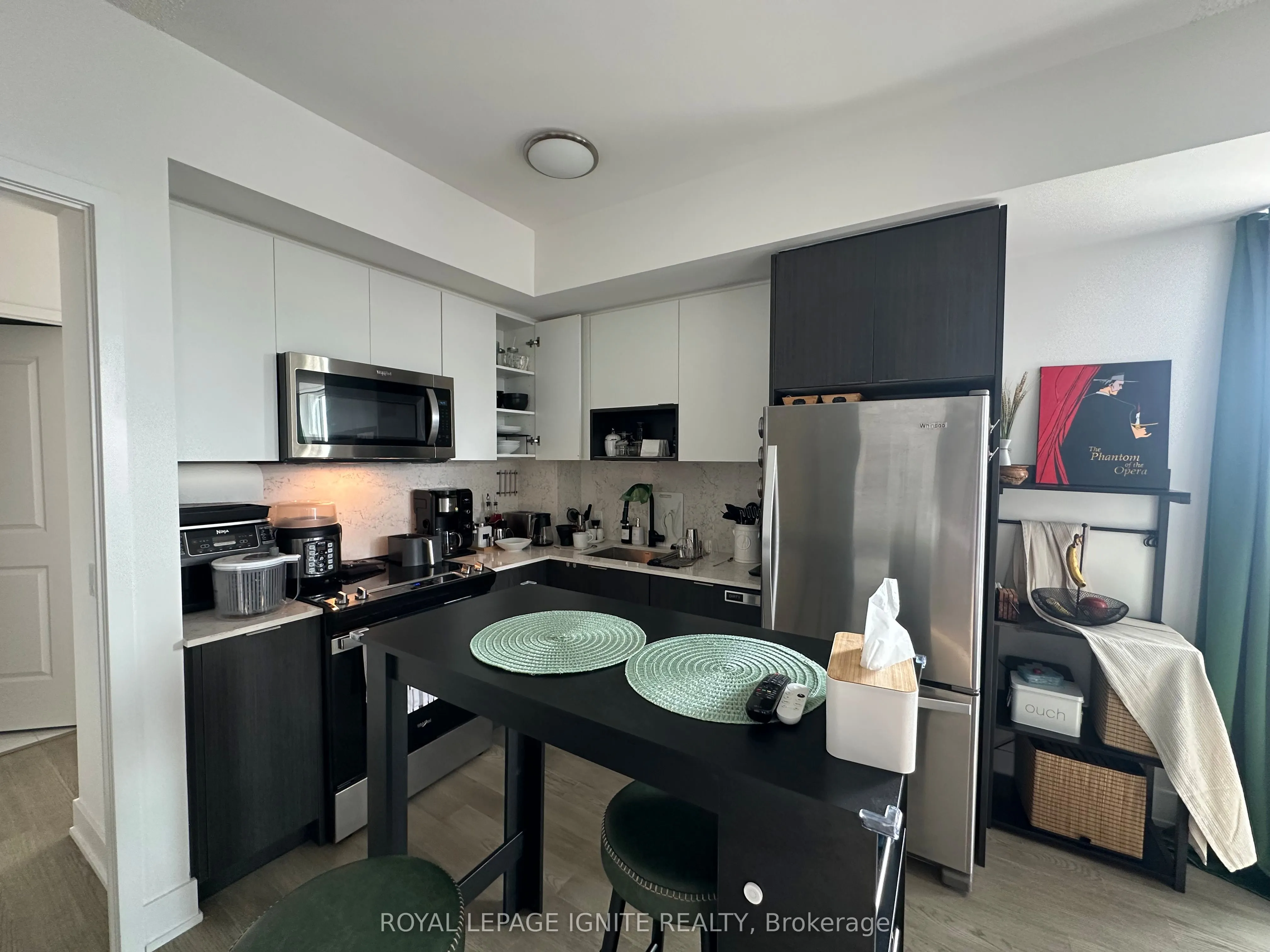 202 Burnhamthorpe Road E, #1903