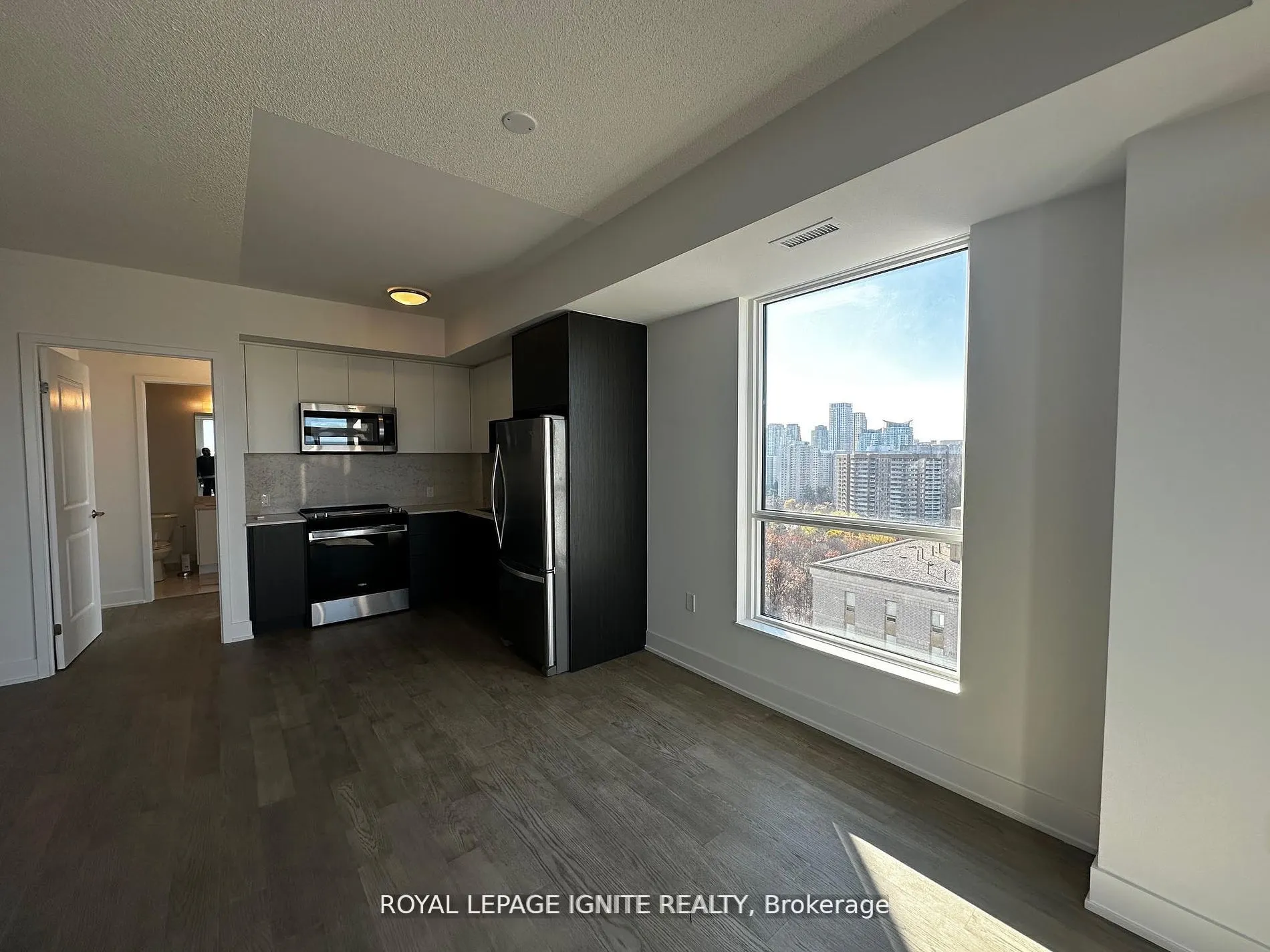 202 Burnhamthorpe Road E, #1903