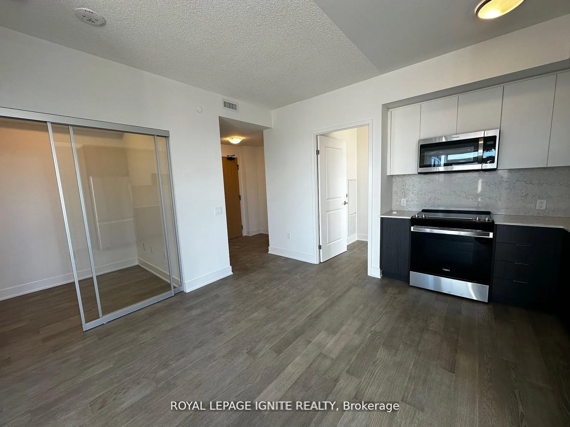 202 Burnhamthorpe Road E, #1903