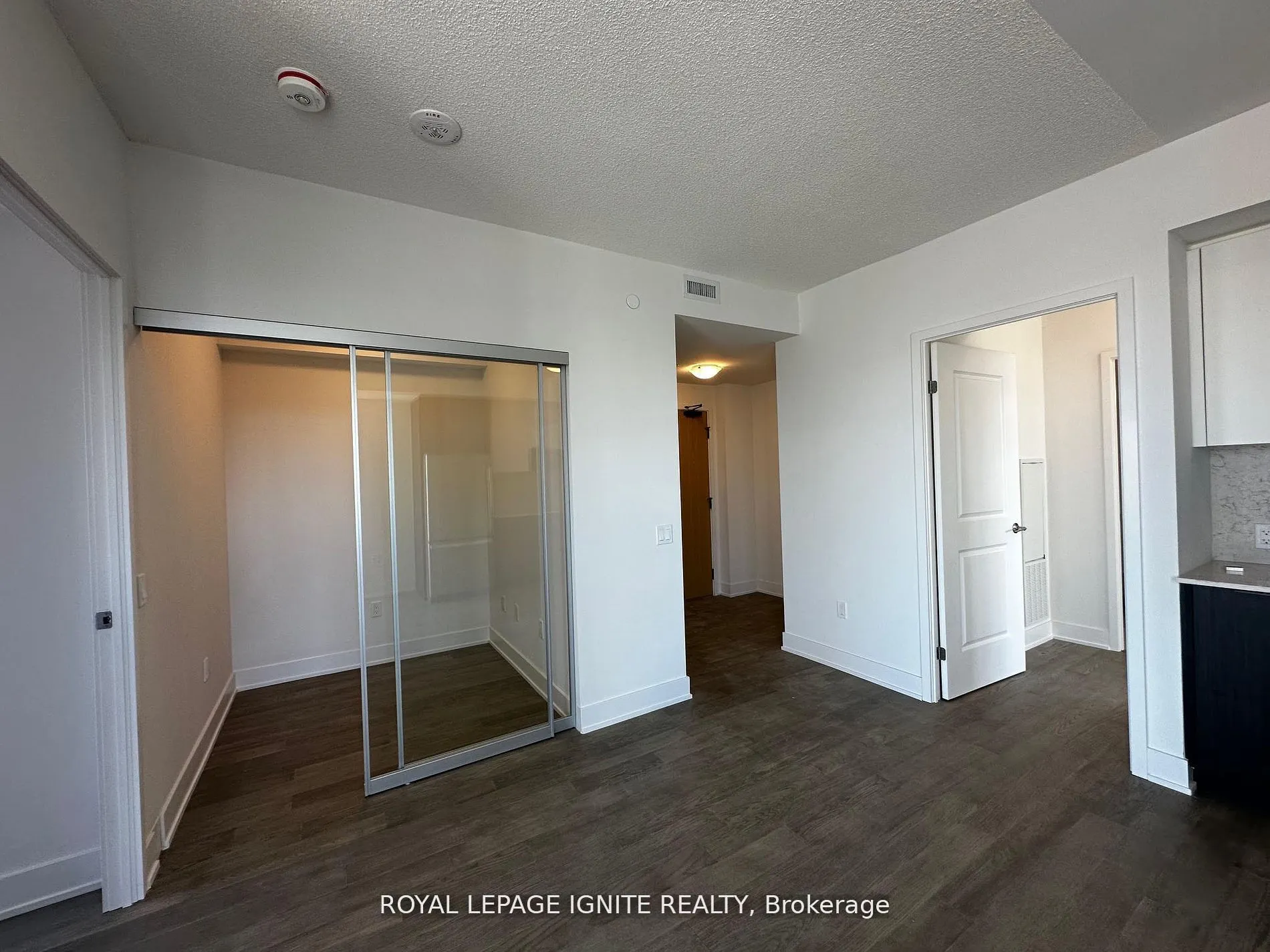 202 Burnhamthorpe Road E, #1903