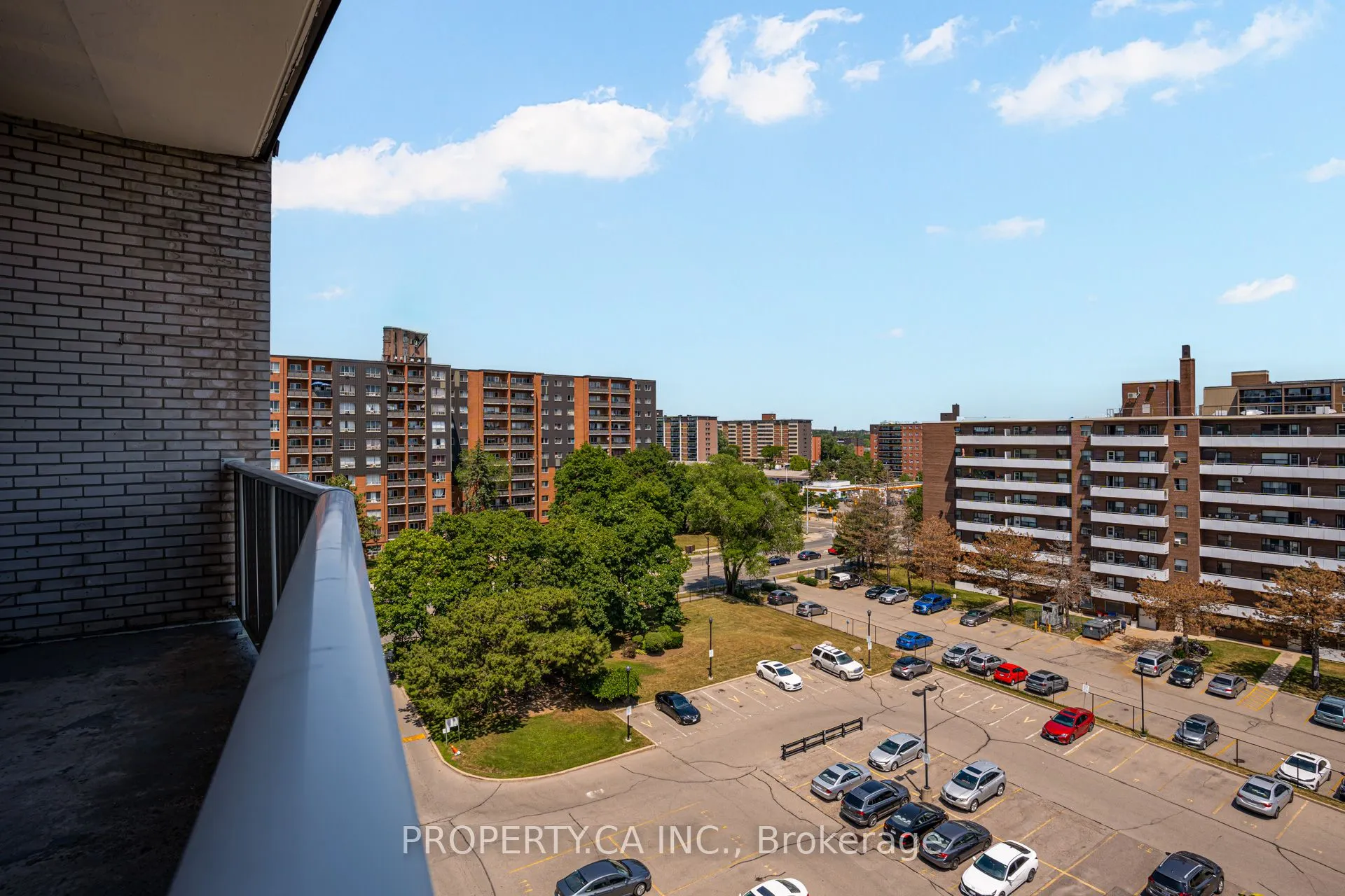 1660 Bloor Street E, #803