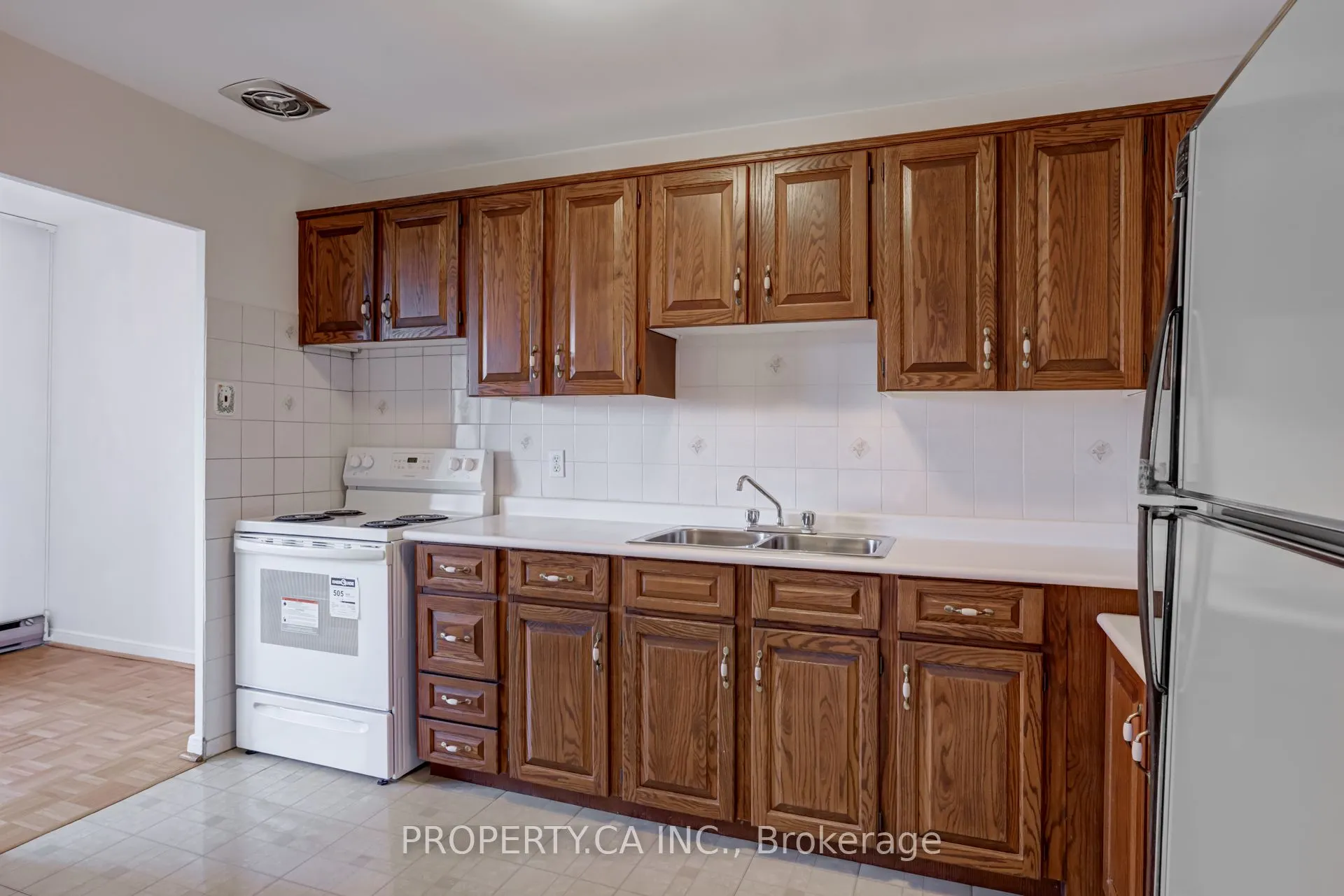 1660 Bloor Street E, #803
