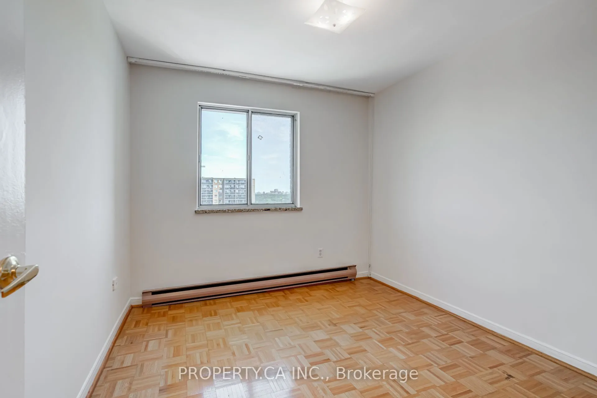 1660 Bloor Street E, #803