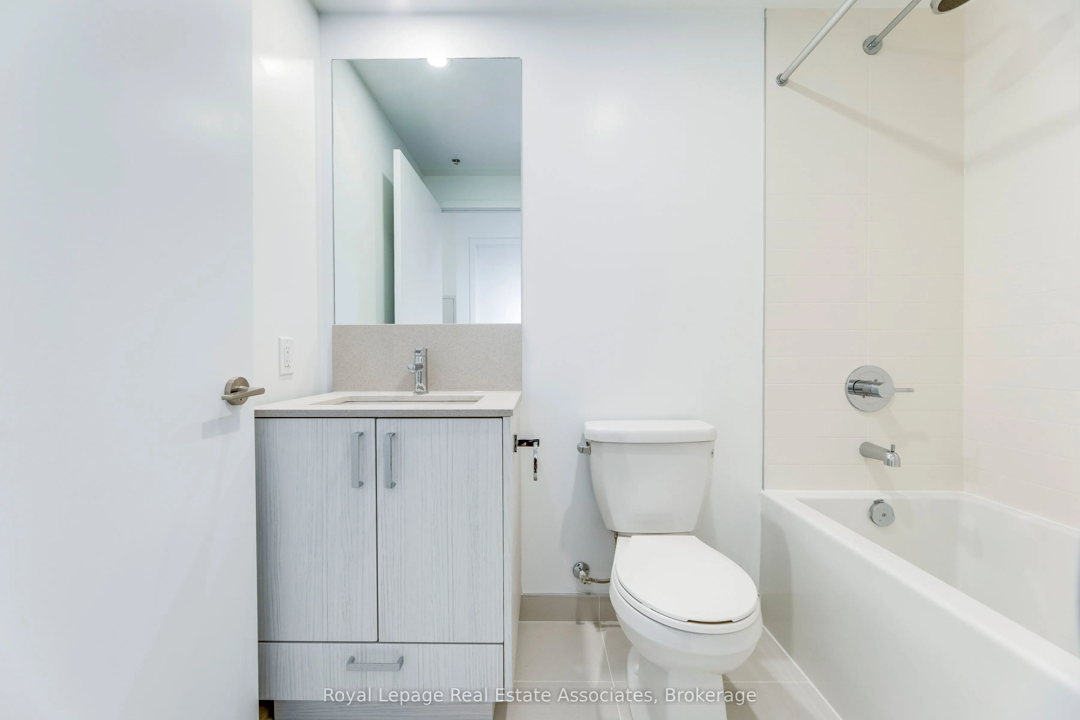1787 St. Clair Avenue W, #419