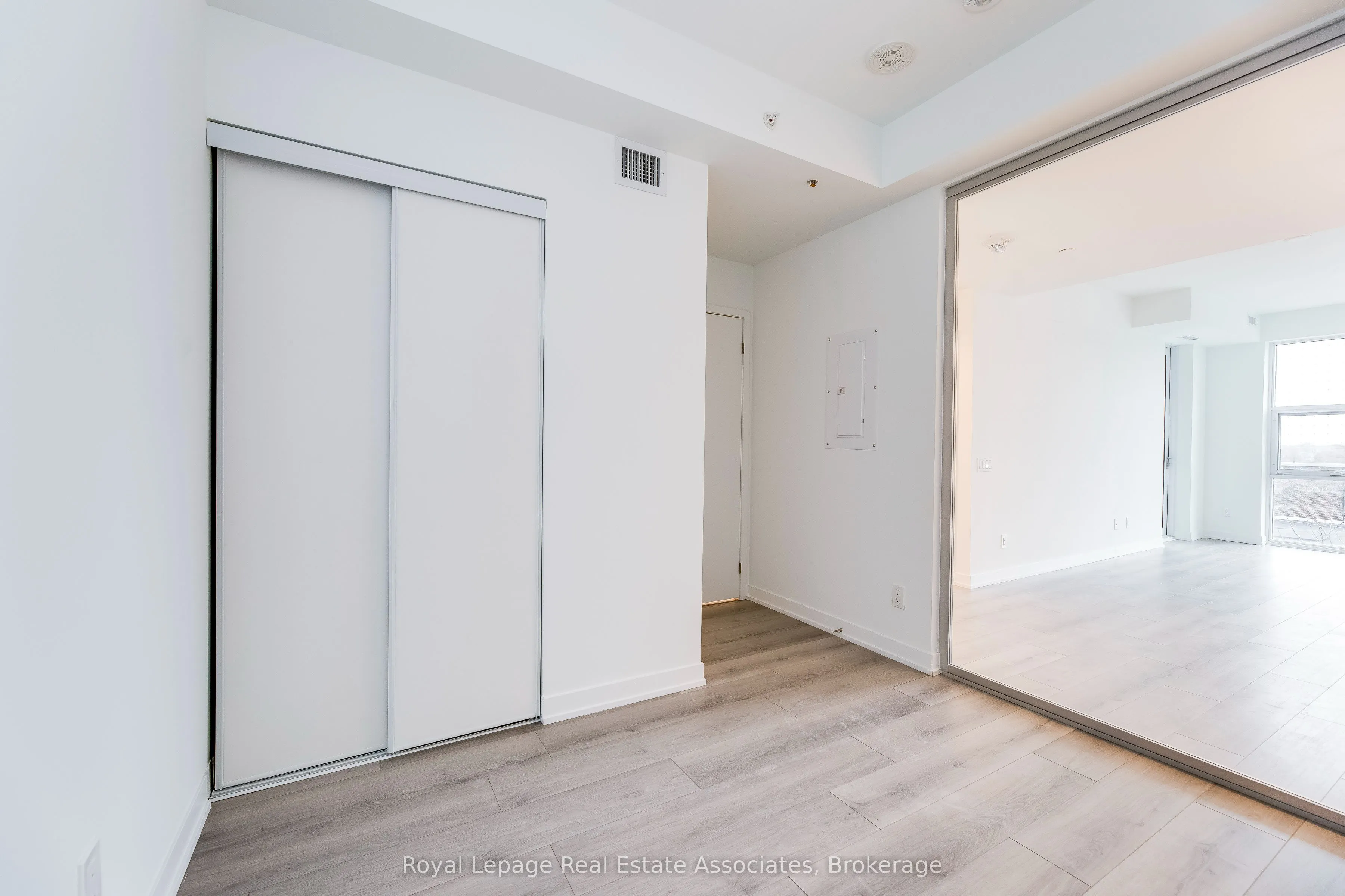 1787 St. Clair Avenue W, #419