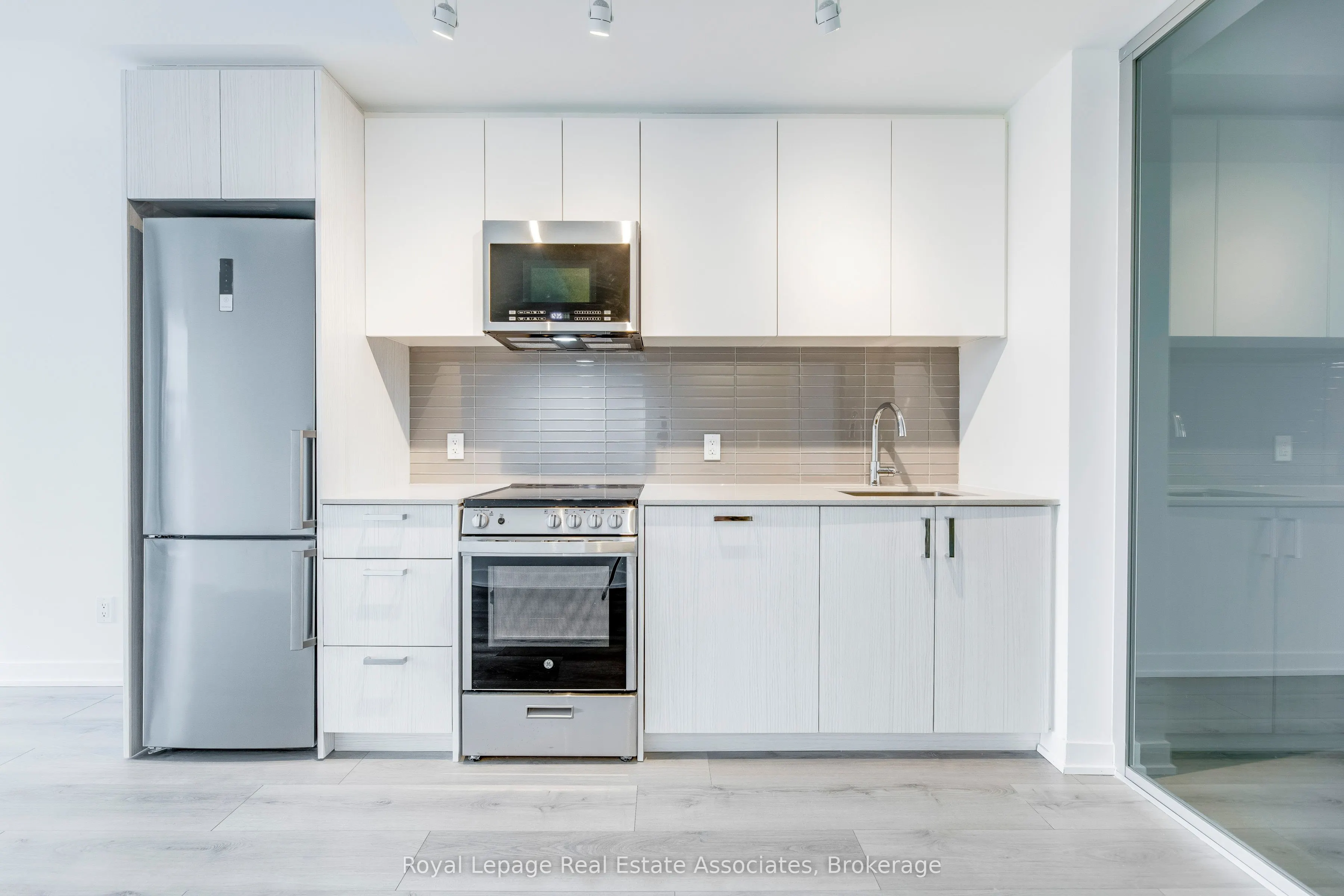 1787 St. Clair Avenue W, #419