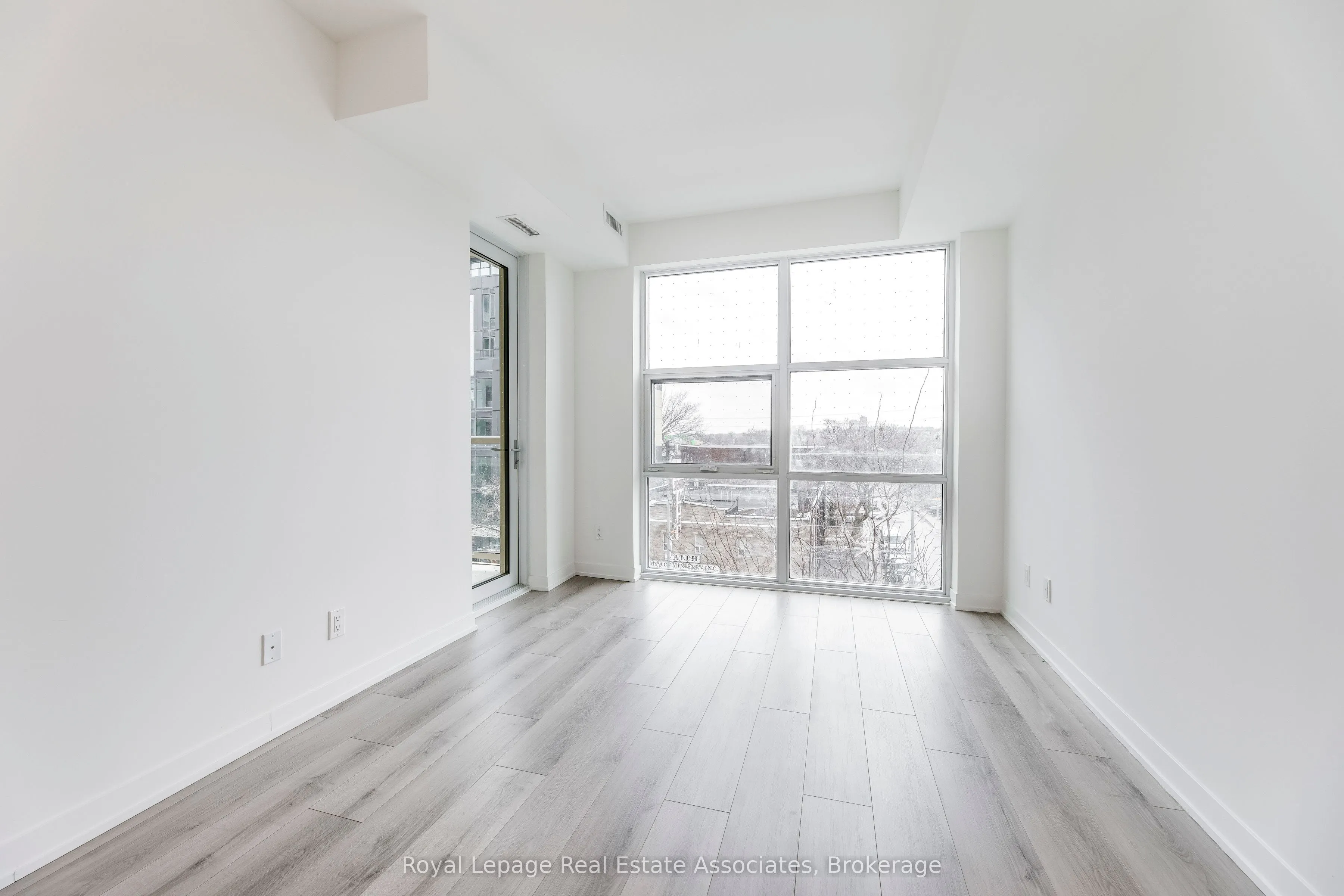 1787 St. Clair Avenue W, #419