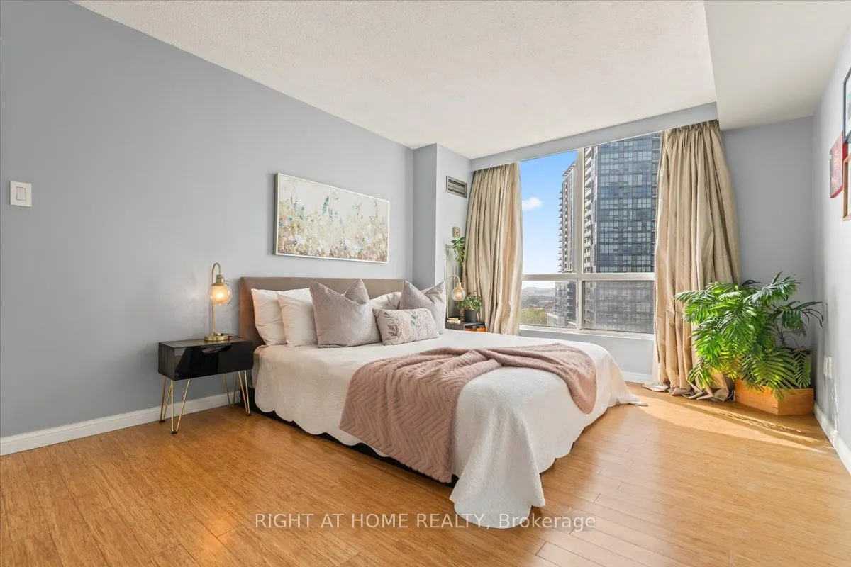 101 Subway Crescent, #1011