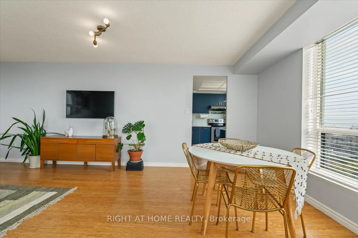 101 Subway Crescent, #1011