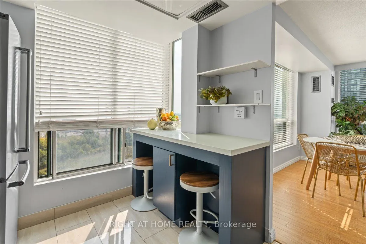 101 Subway Crescent, #1011