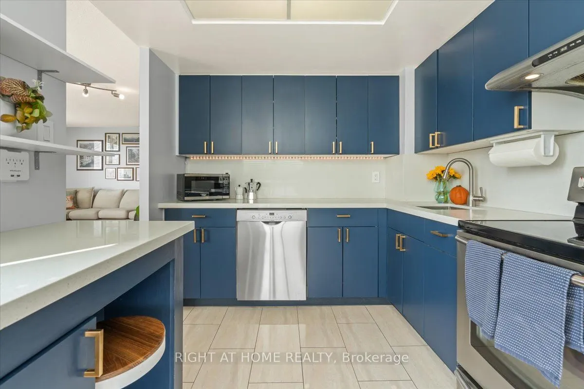 101 Subway Crescent, #1011