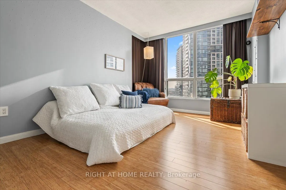 101 Subway Crescent, #1011