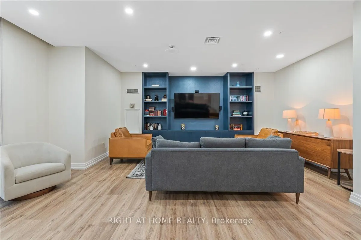 101 Subway Crescent, #1011