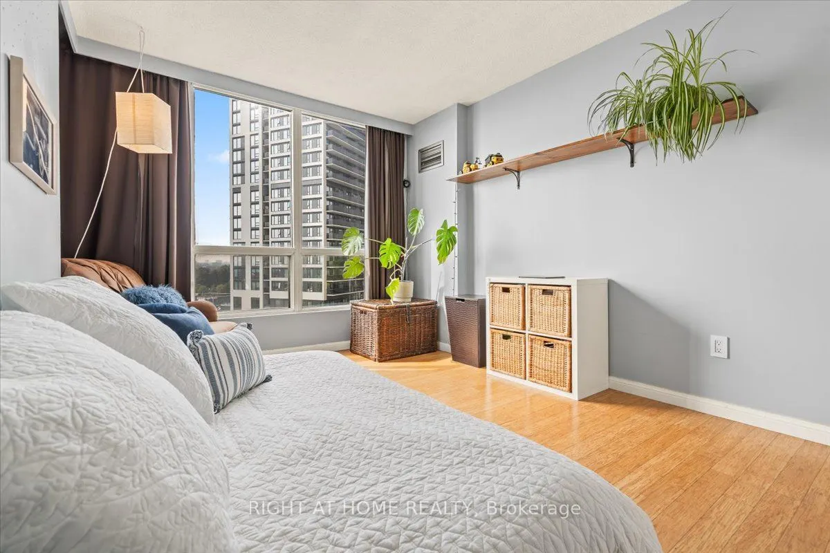 101 Subway Crescent, #1011