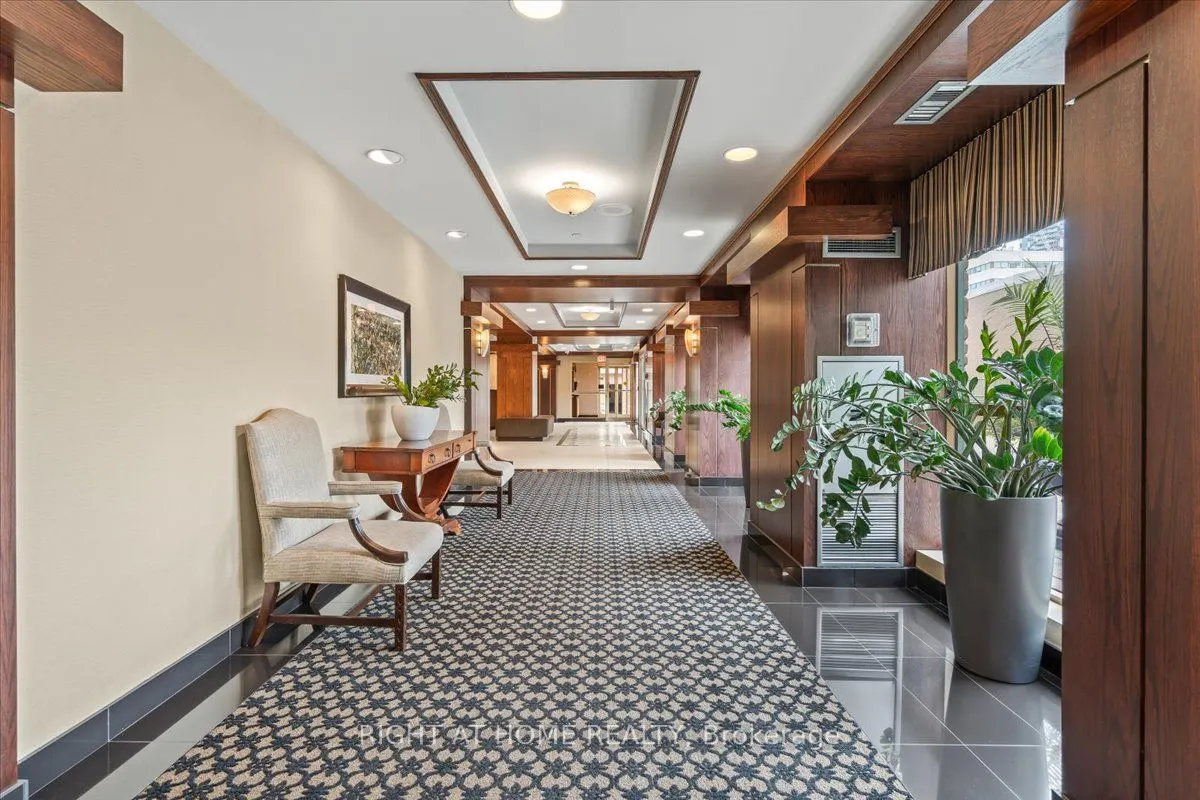 101 Subway Crescent, #1011