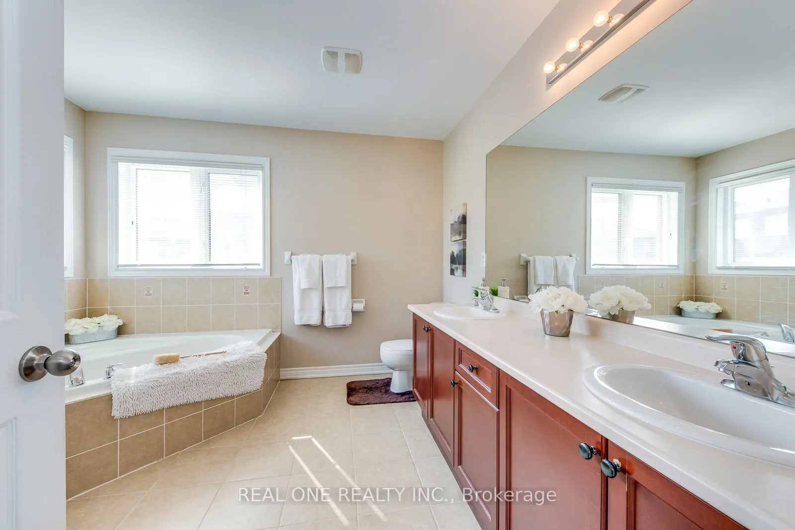 2398 North Ridge Trail