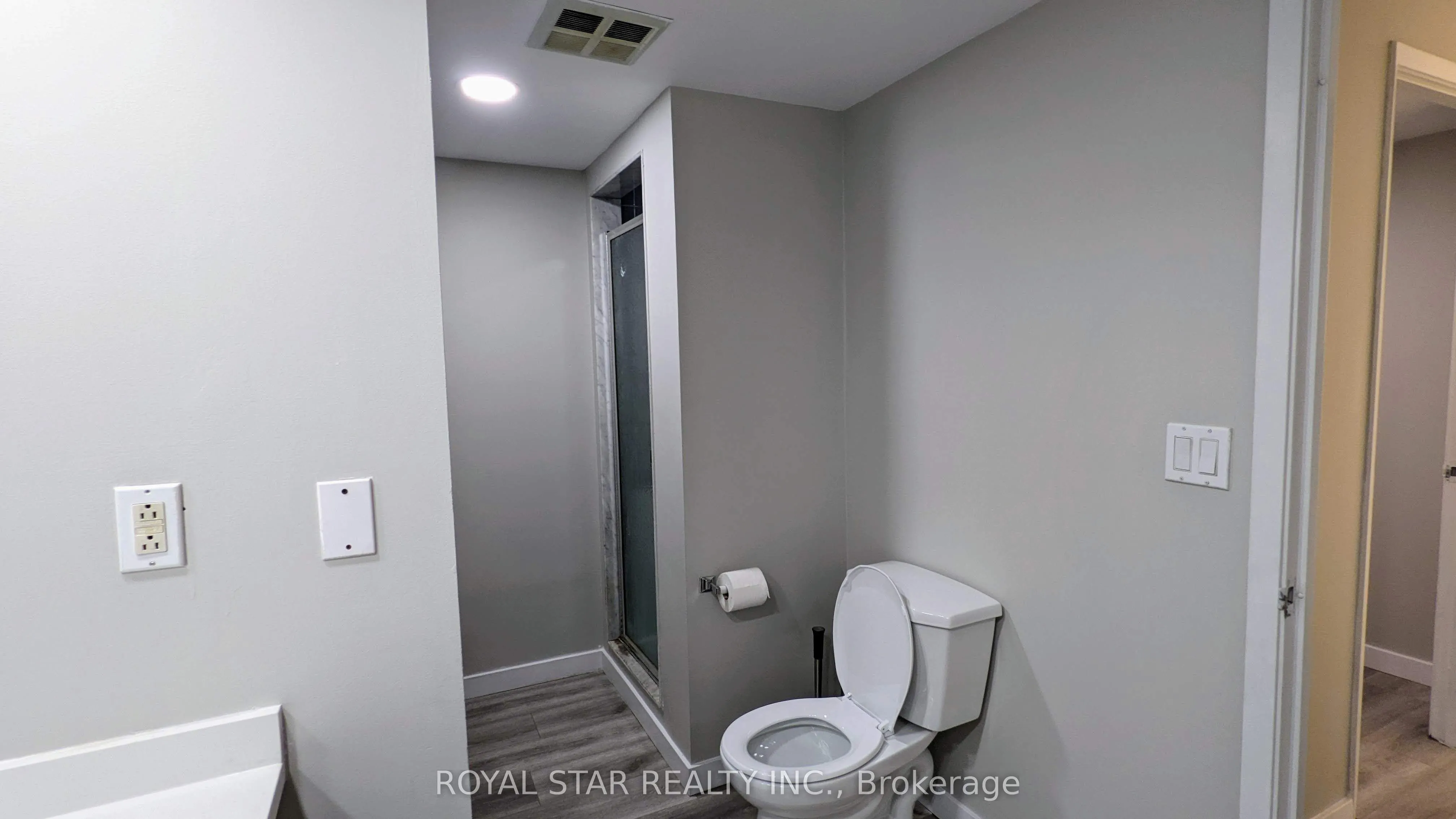 50 Eglinton Avenue W, #509