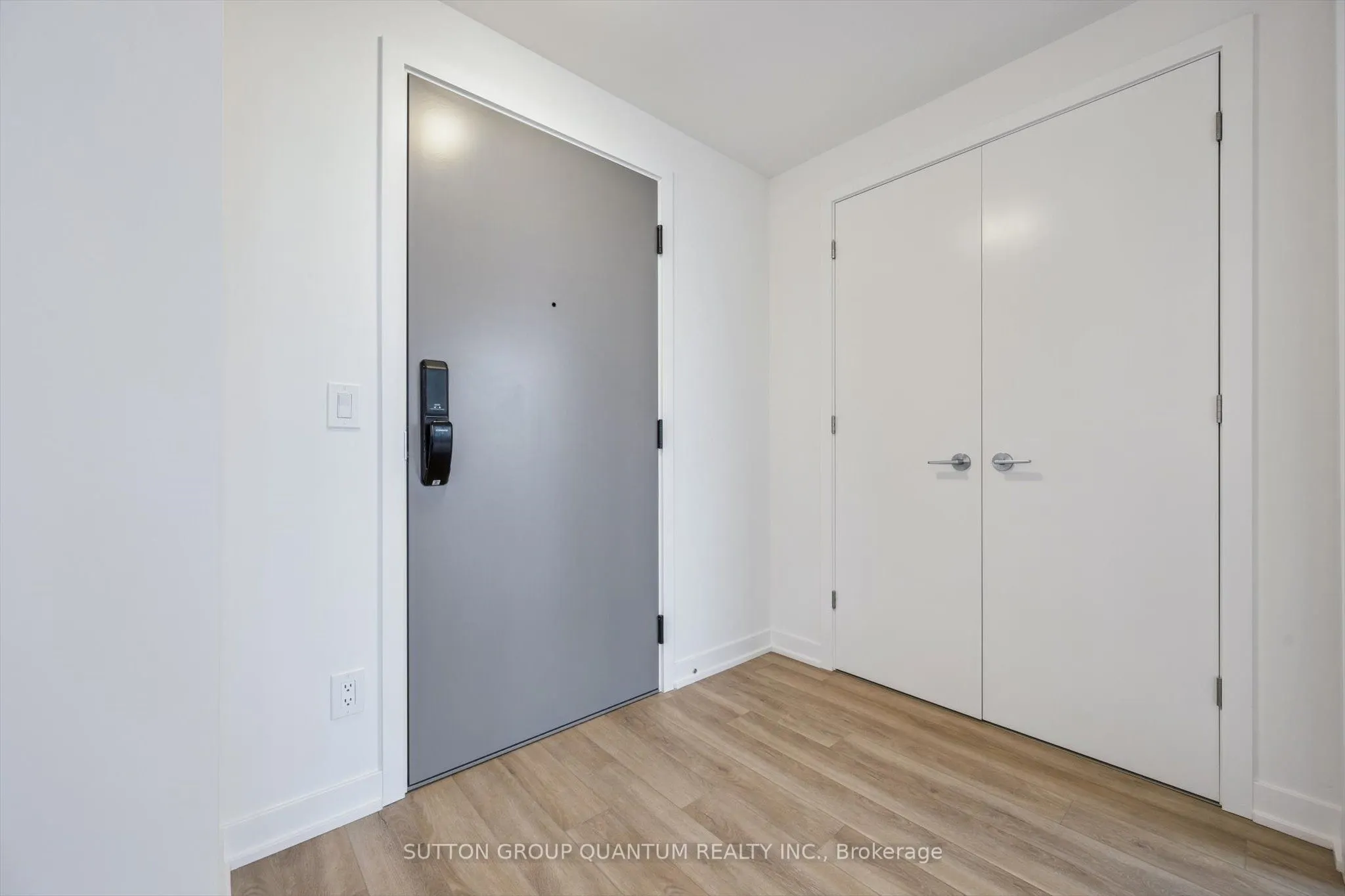 3079 Trafalgar Road, #1608