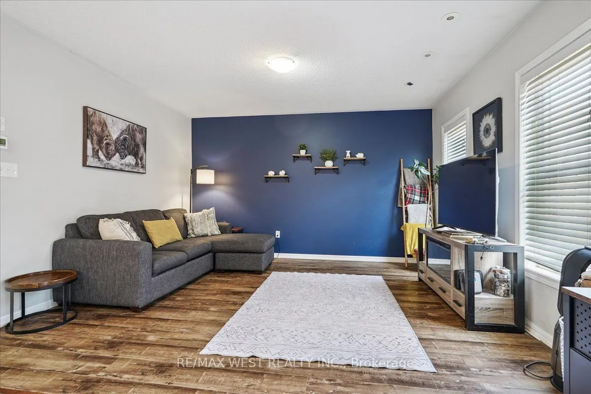790 Neighbourhood Circle, #3