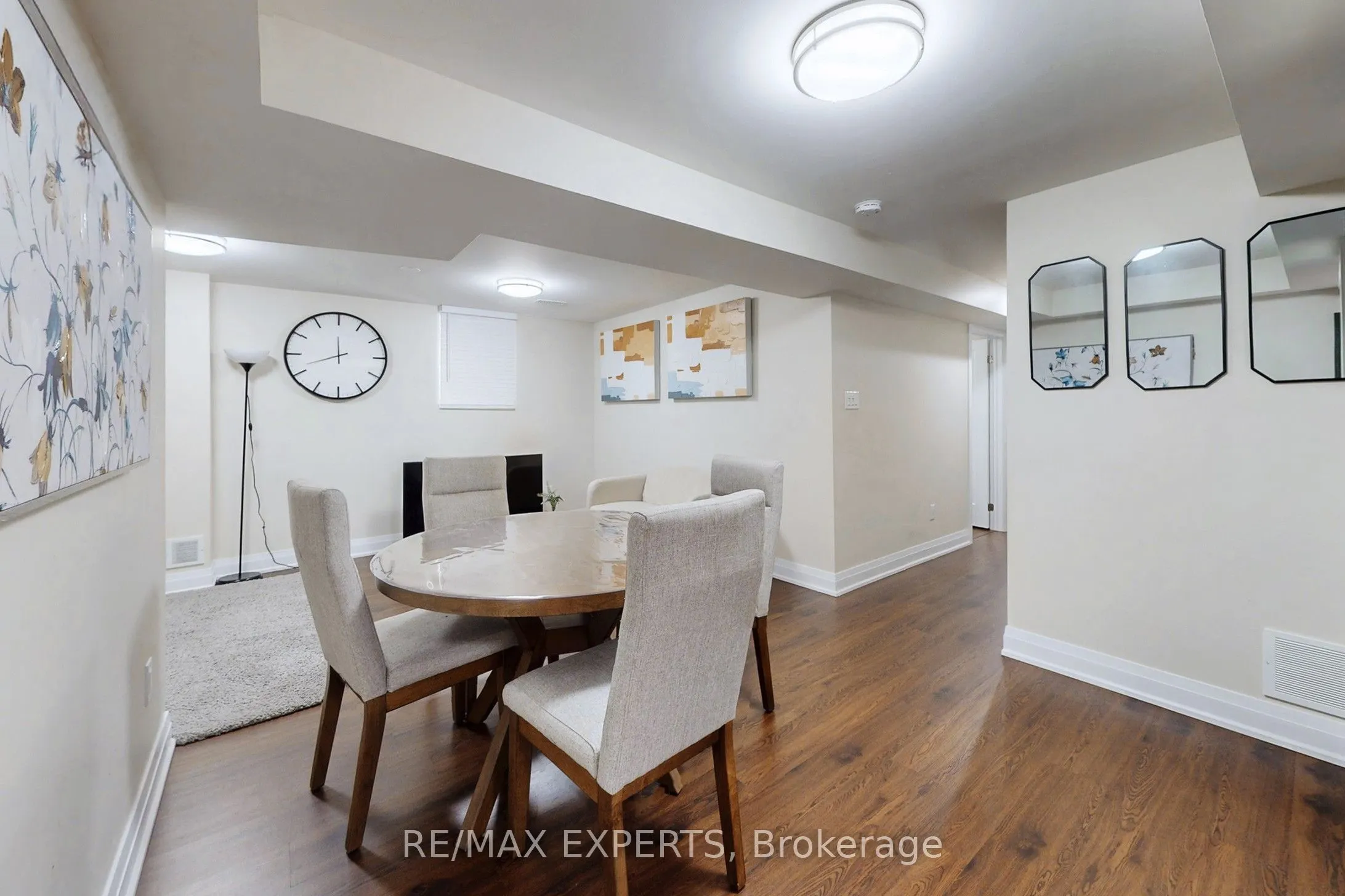 528 Fairview Road W
