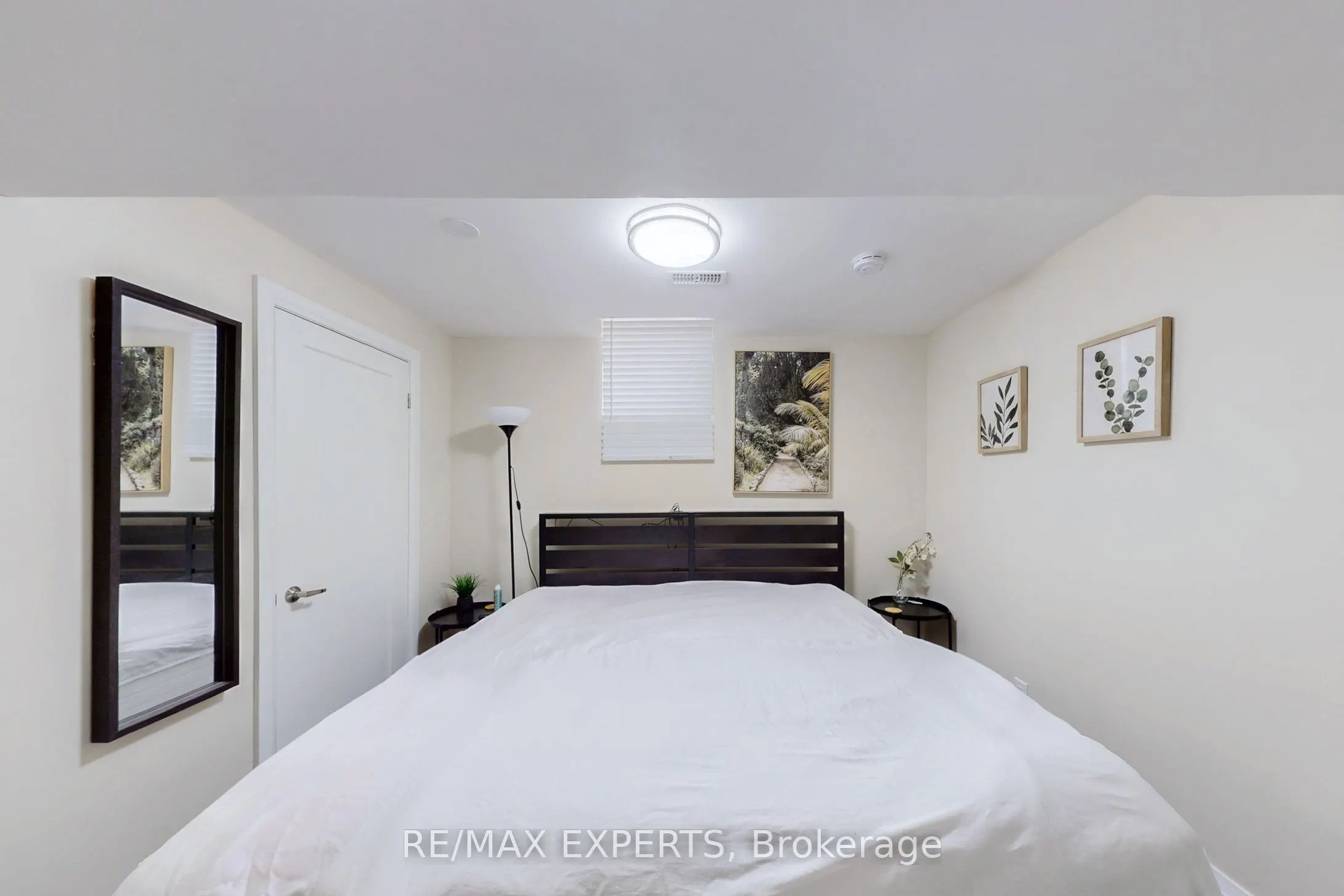 528 Fairview Road W