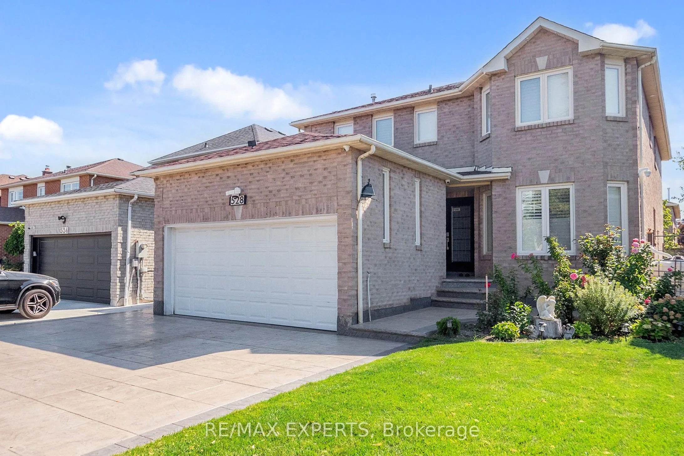 528 Fairview Road W