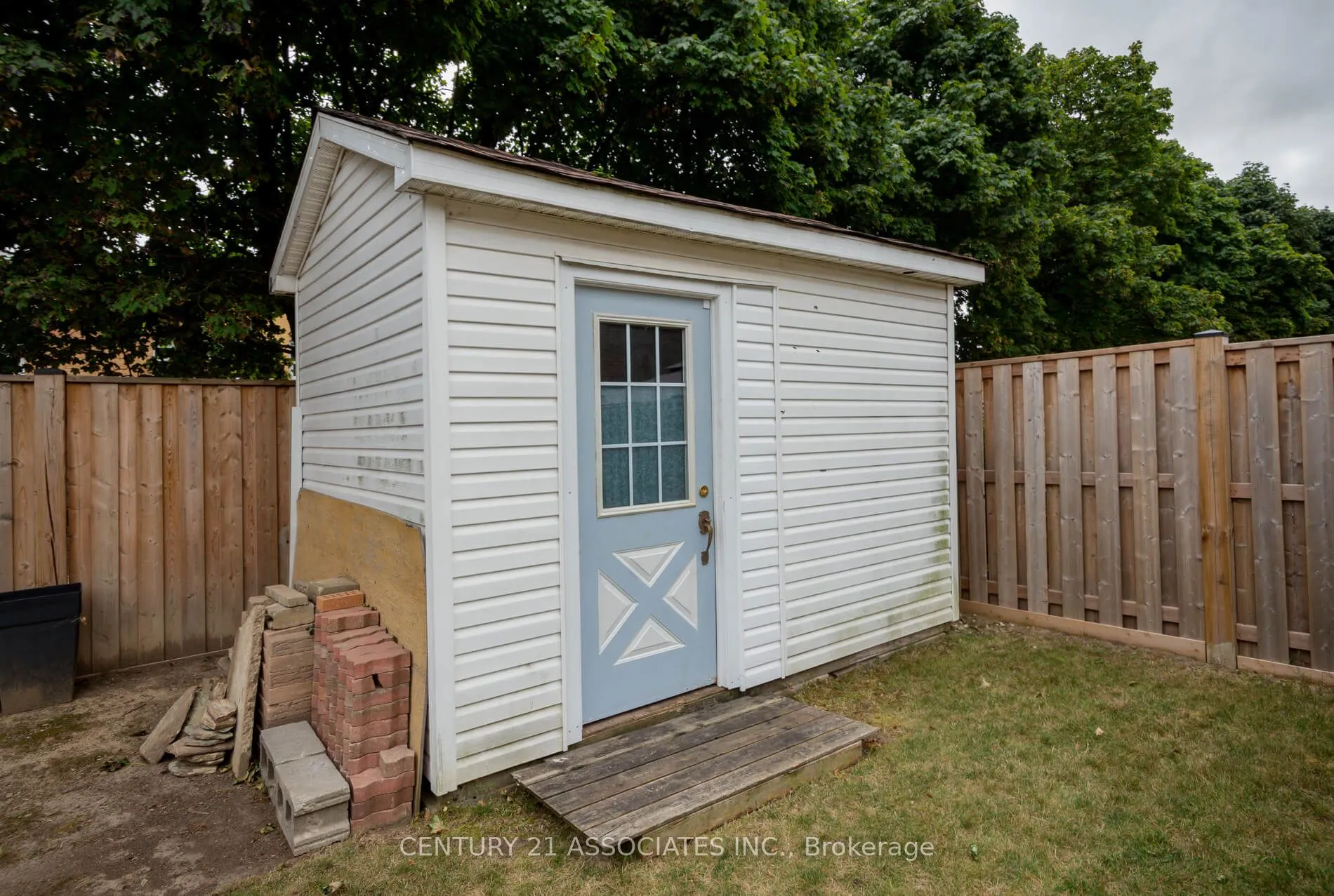 3158 Harris Crescent