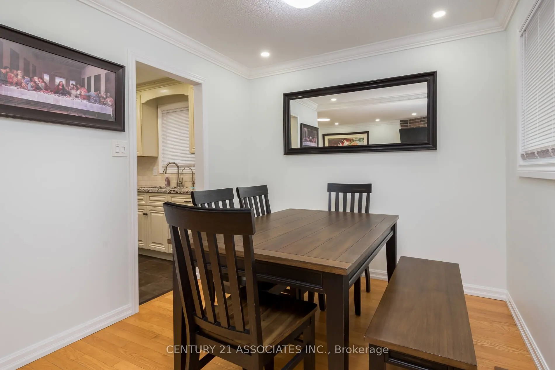 3158 Harris Crescent