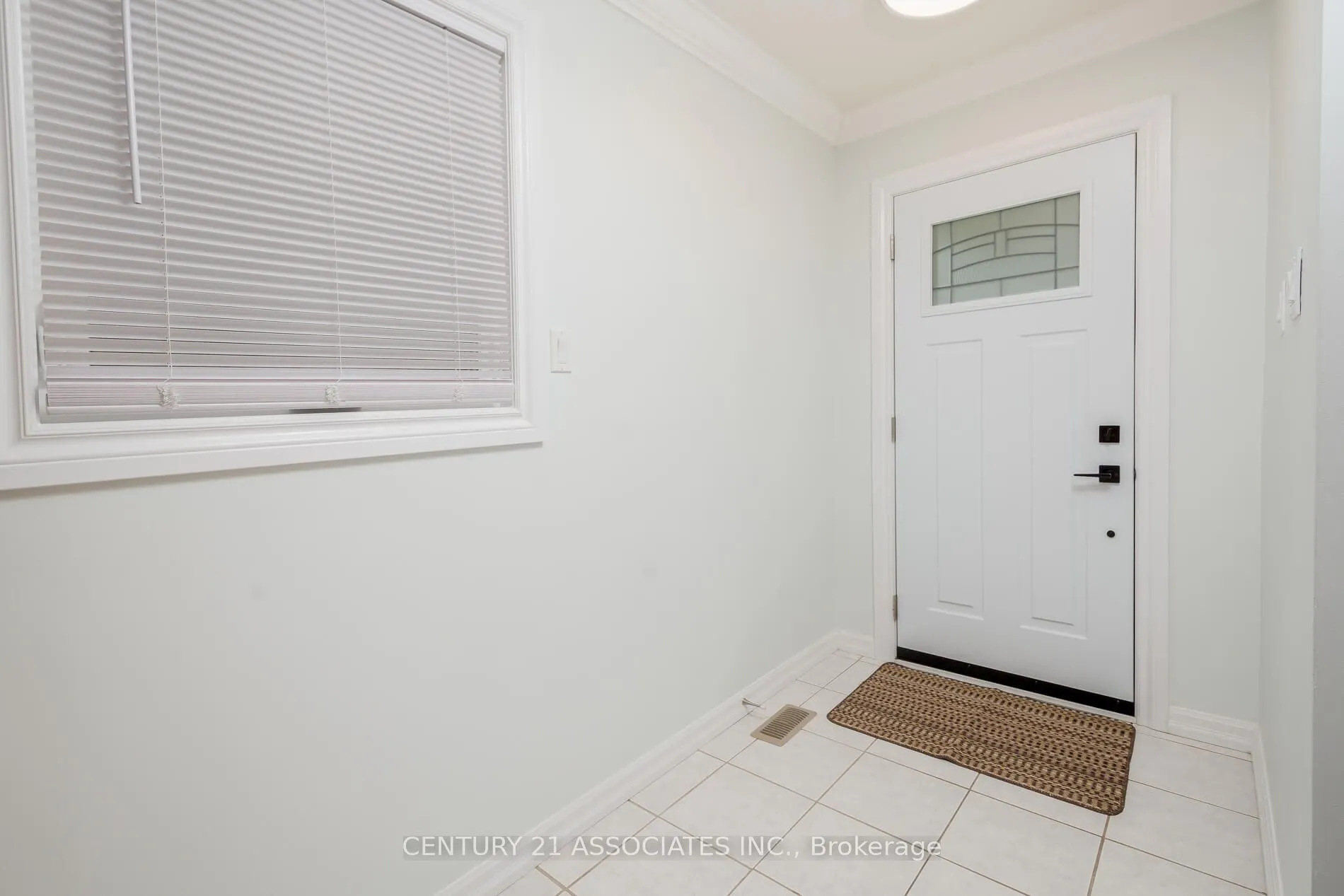 3158 Harris Crescent