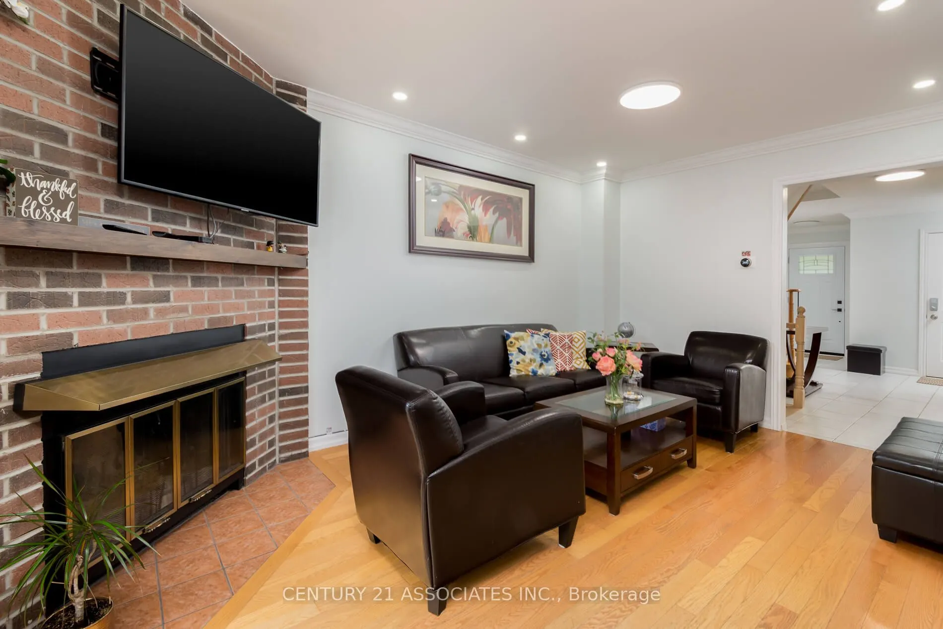 3158 Harris Crescent