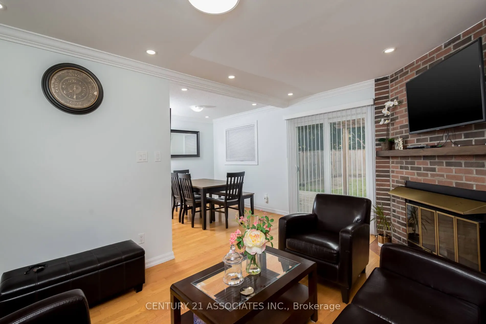 3158 Harris Crescent