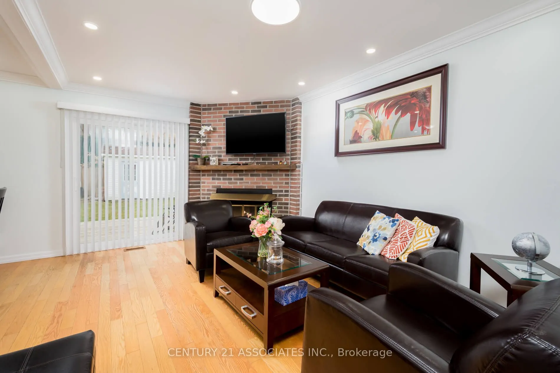 3158 Harris Crescent