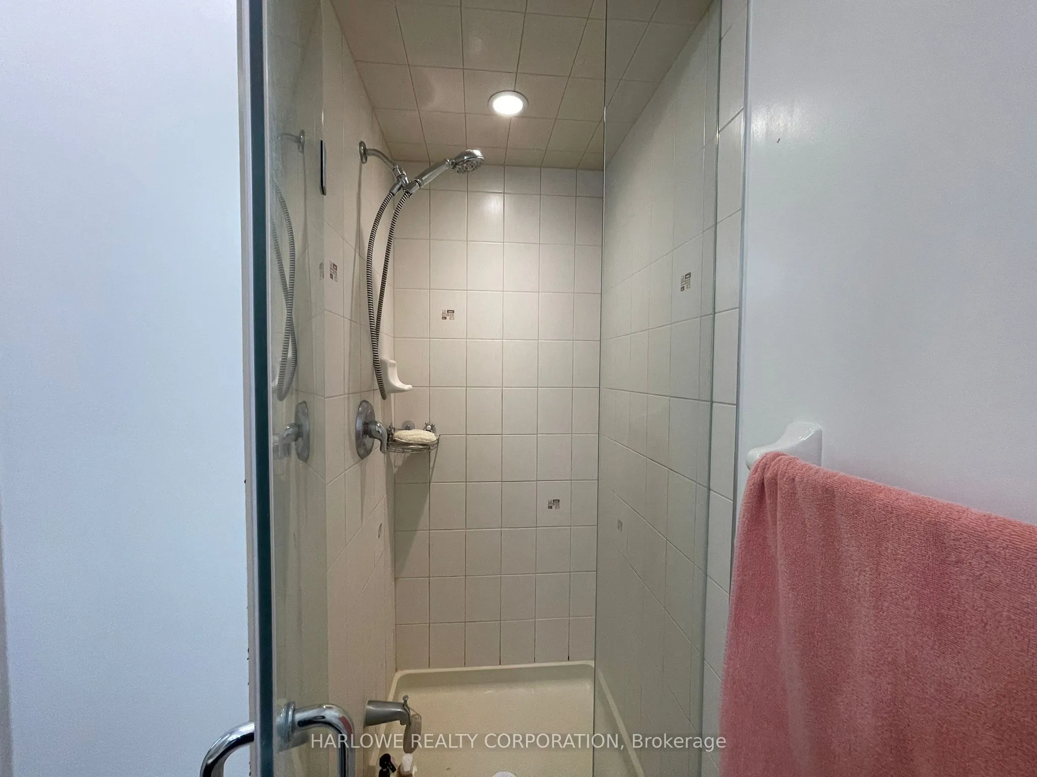 3265 Thomas Street, #6