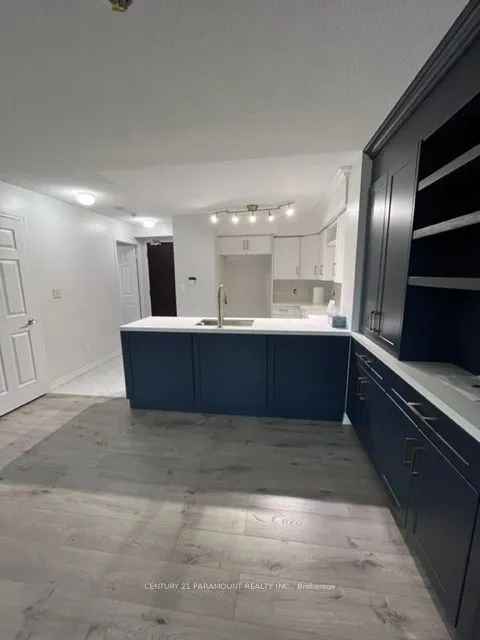 208 Enfield Place, #1202