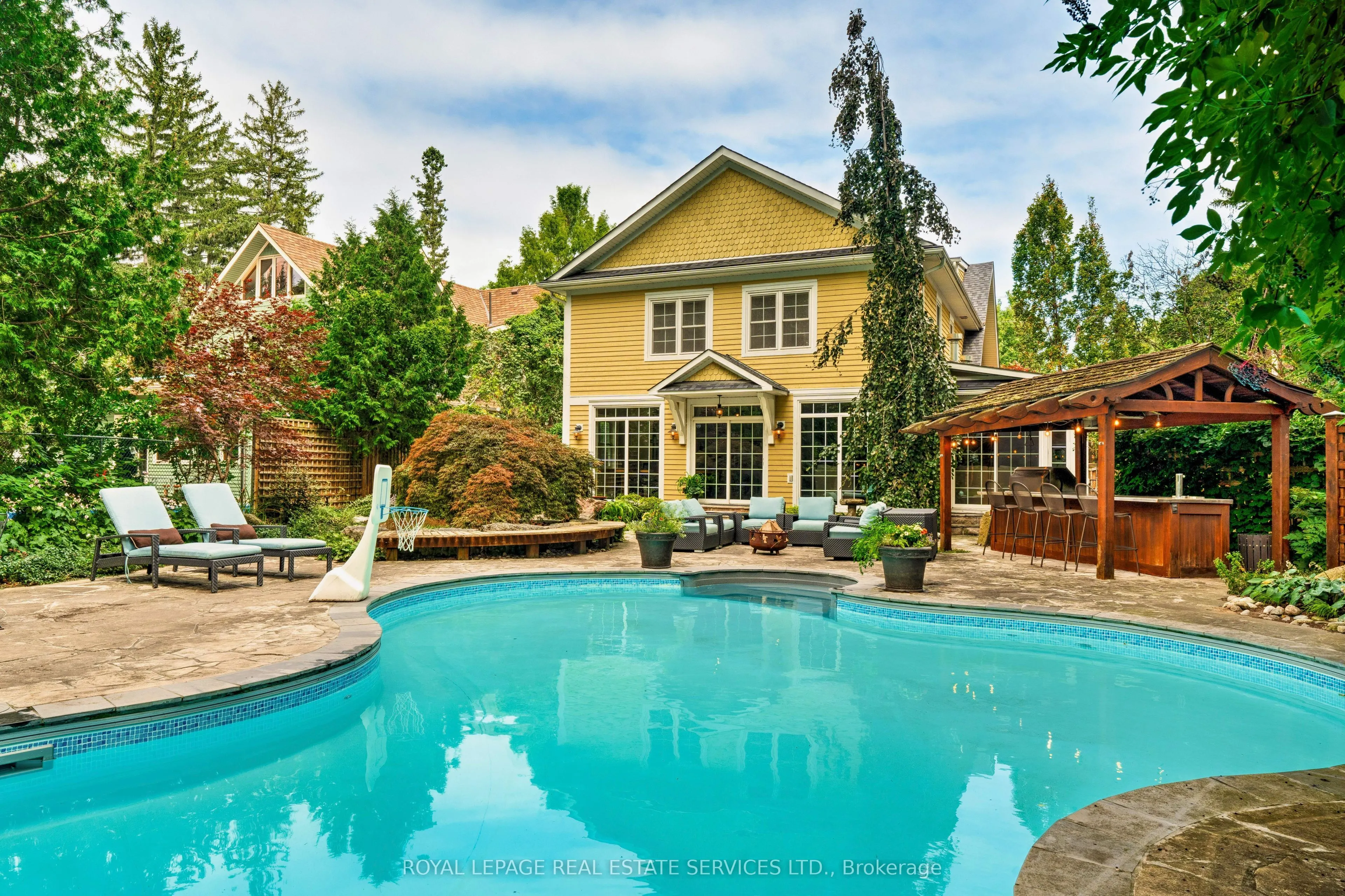 938 Meadow Wood Road