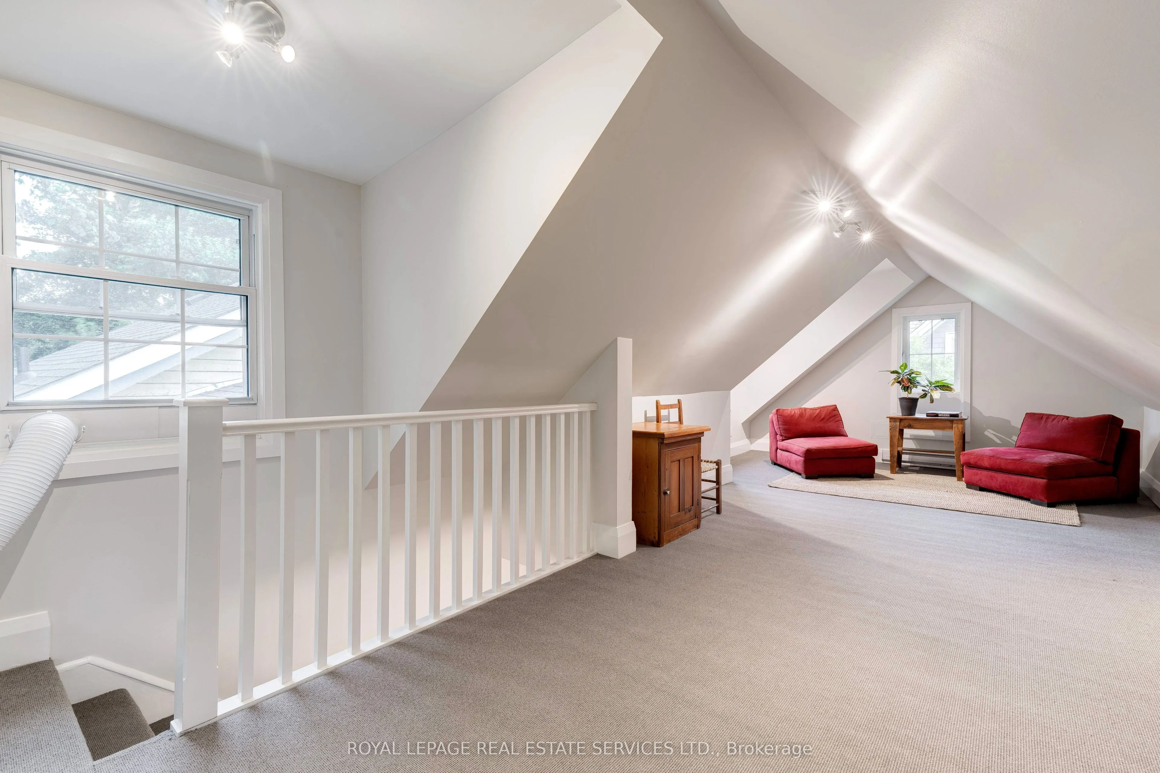 938 Meadow Wood Road