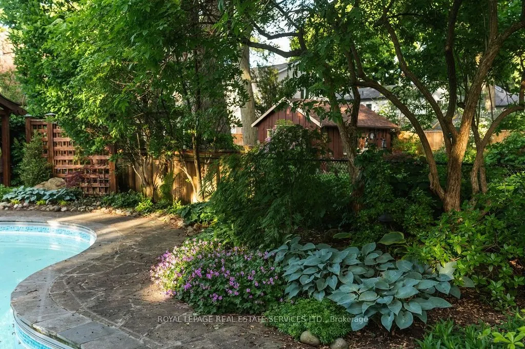 938 Meadow Wood Road