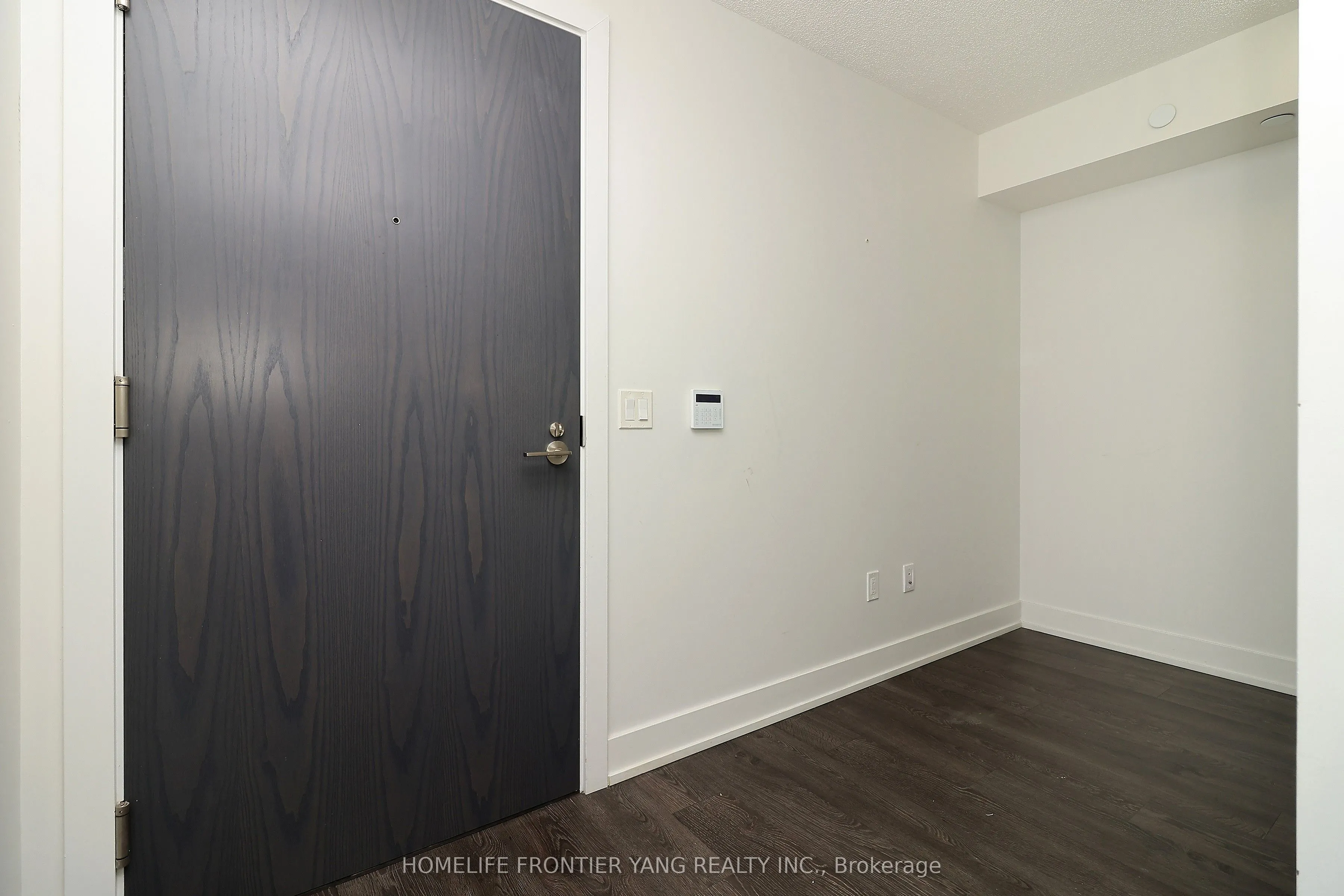 7 Mabelle Avenue, #501