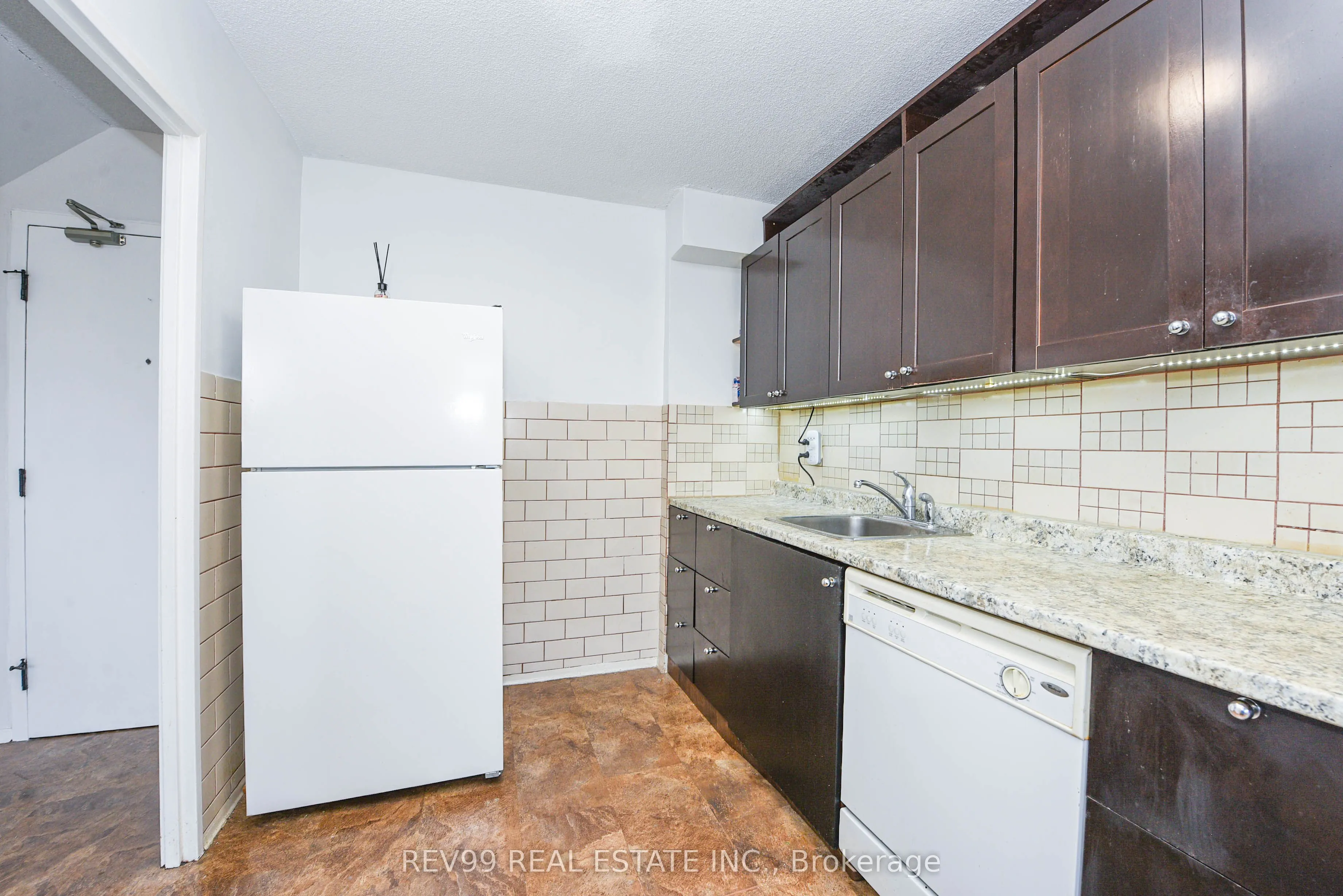 2121 Roche Court, #504