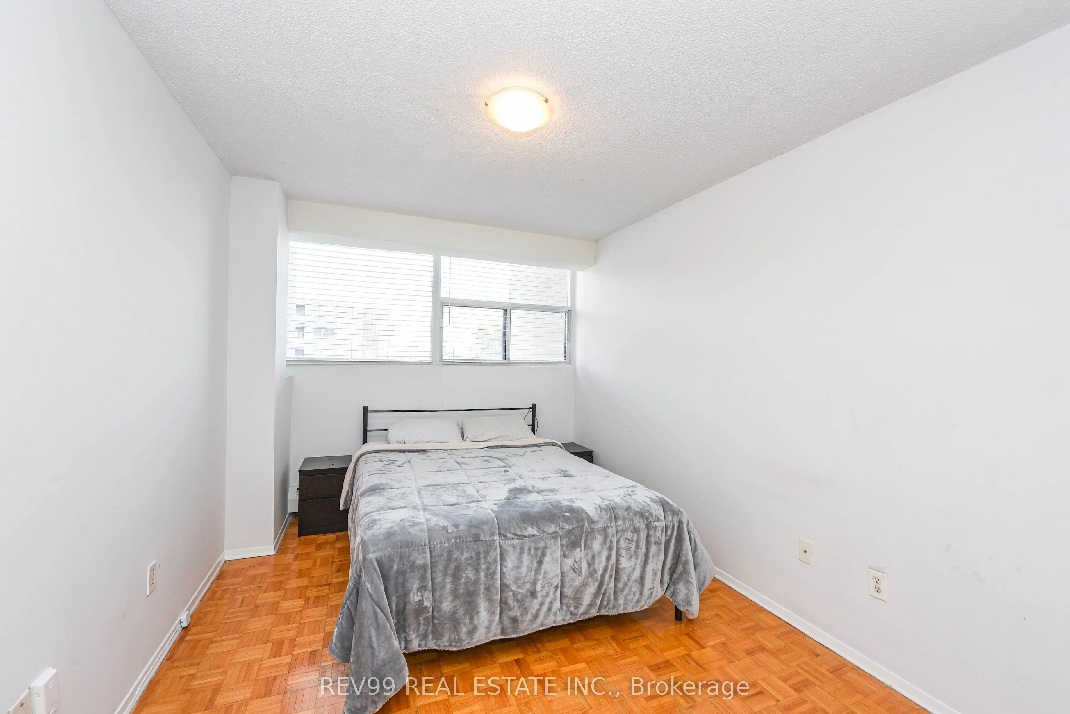 2121 Roche Court, #504